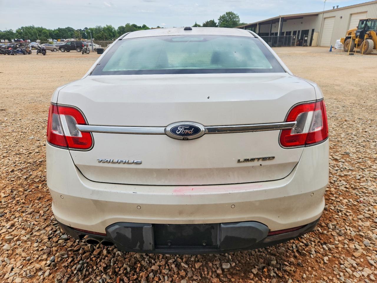 2011 Ford Taurus Limited White vin: 1FAHP2FW3BG103578