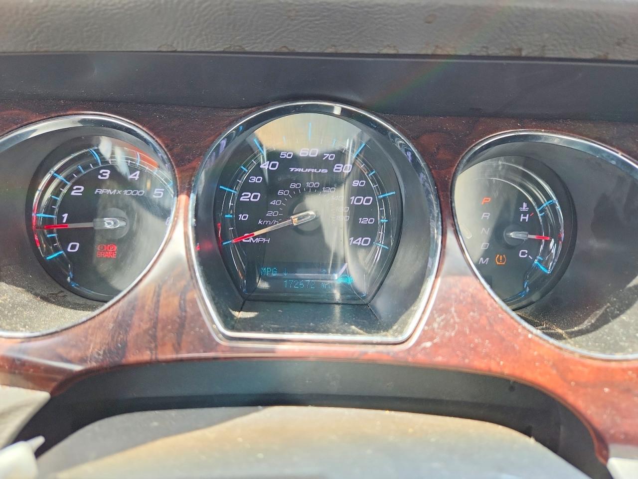 2011 Ford Taurus Limited Темно-бордовый vin: 1FAHP2FW3BG111132