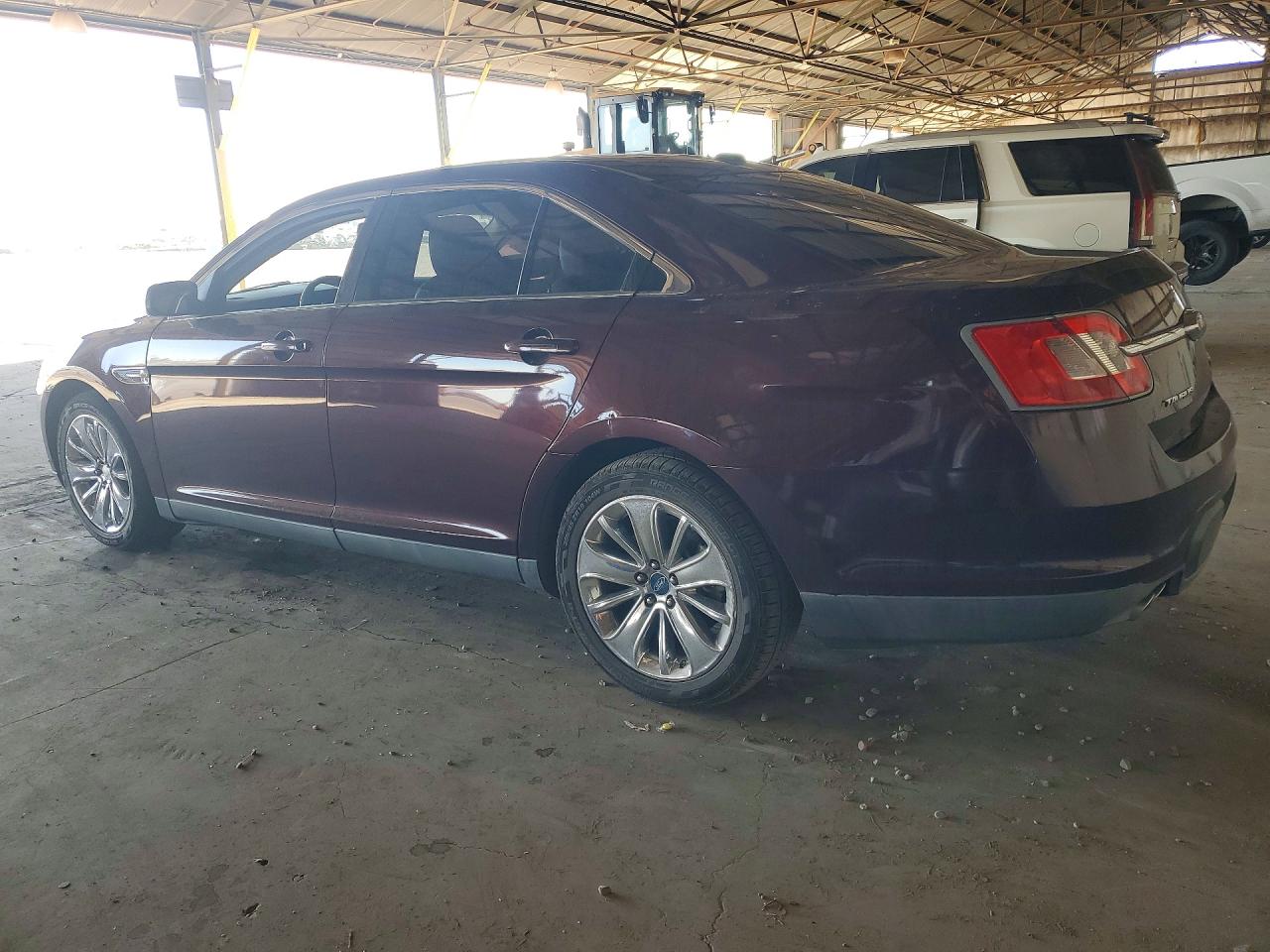 2011 Ford Taurus Limited Burgundy vin: 1FAHP2FW3BG152683