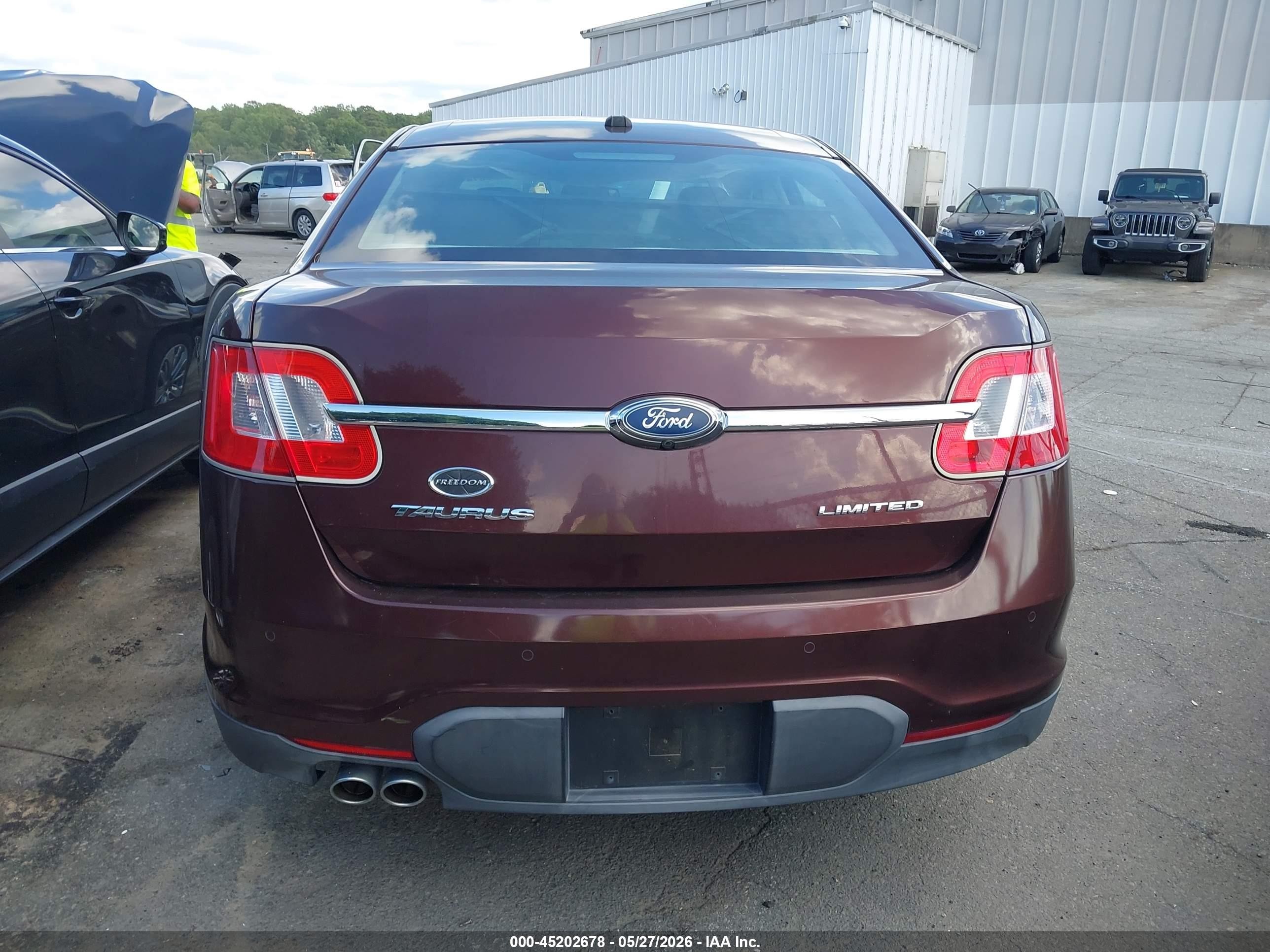 2012 Ford Taurus Limited Burgundy vin: 1FAHP2FW3CG123007