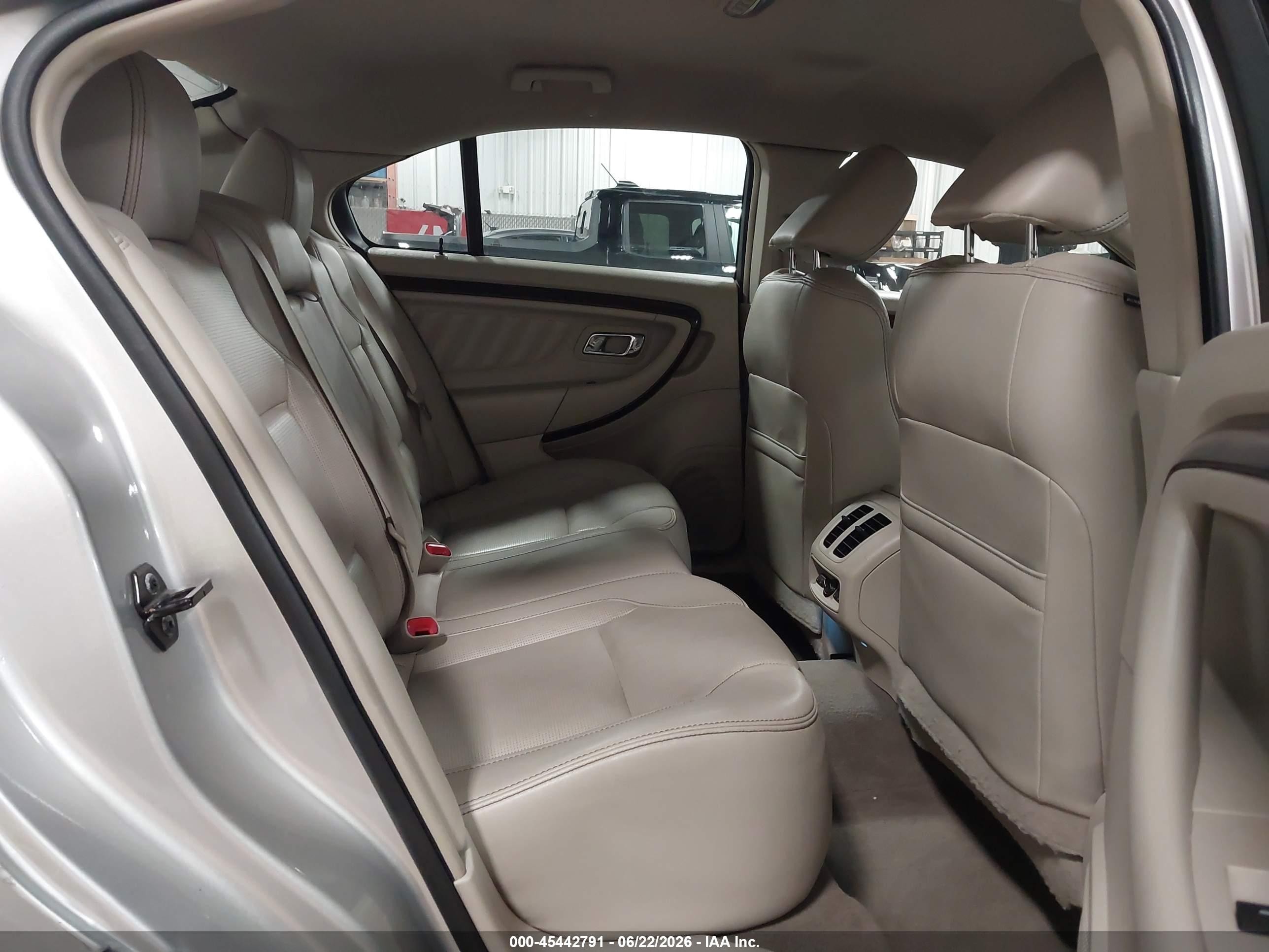 2010 Ford Taurus Limited Silver vin: 1FAHP2FW4AG118699
