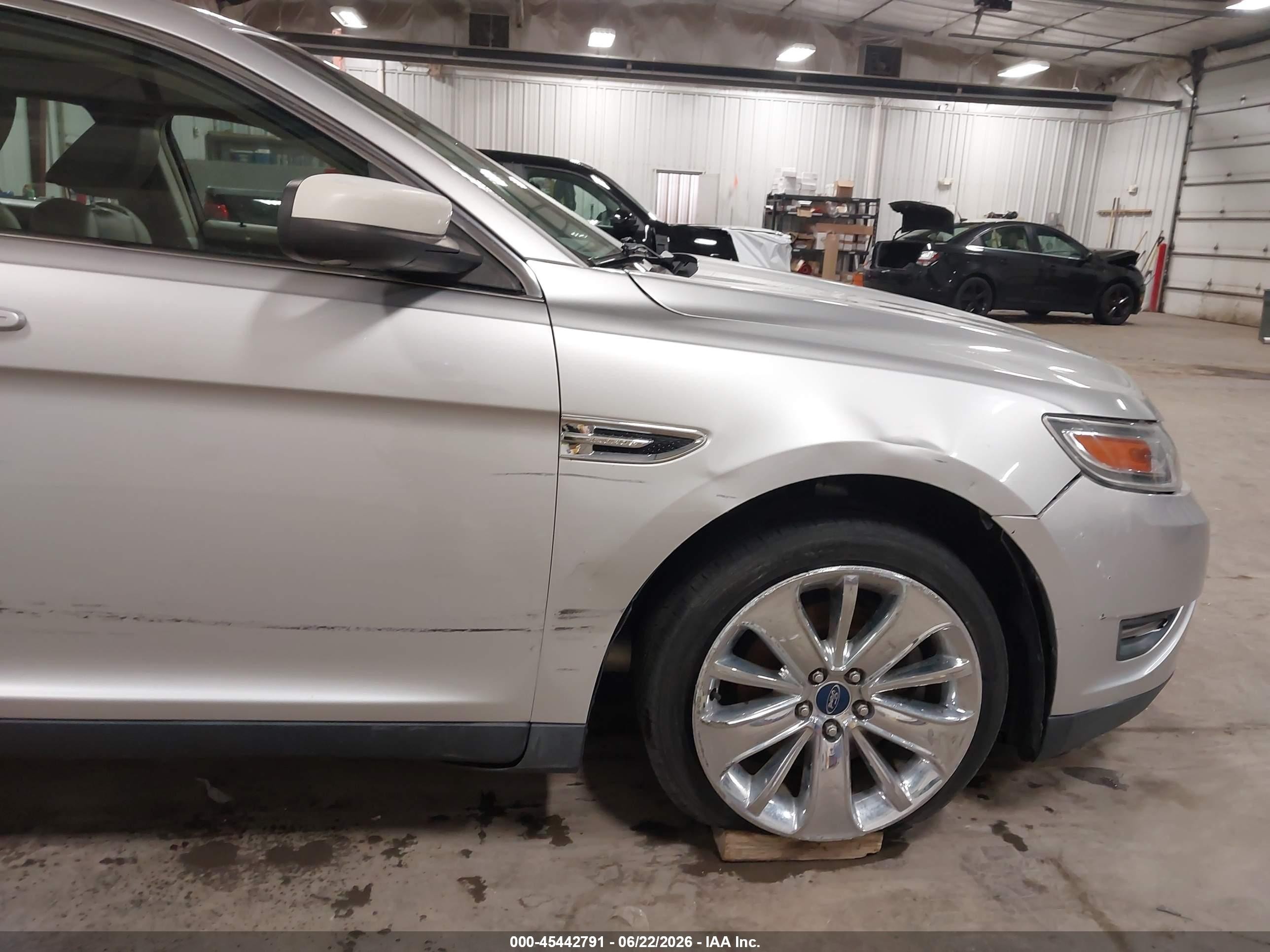 2010 Ford Taurus Limited Silver vin: 1FAHP2FW4AG118699