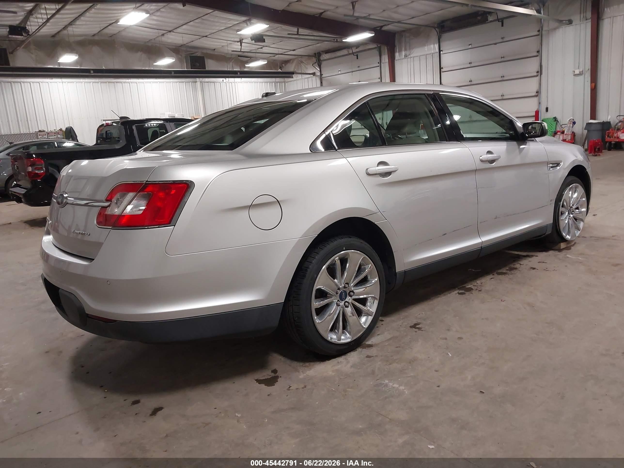 2010 Ford Taurus Limited Silver vin: 1FAHP2FW4AG118699