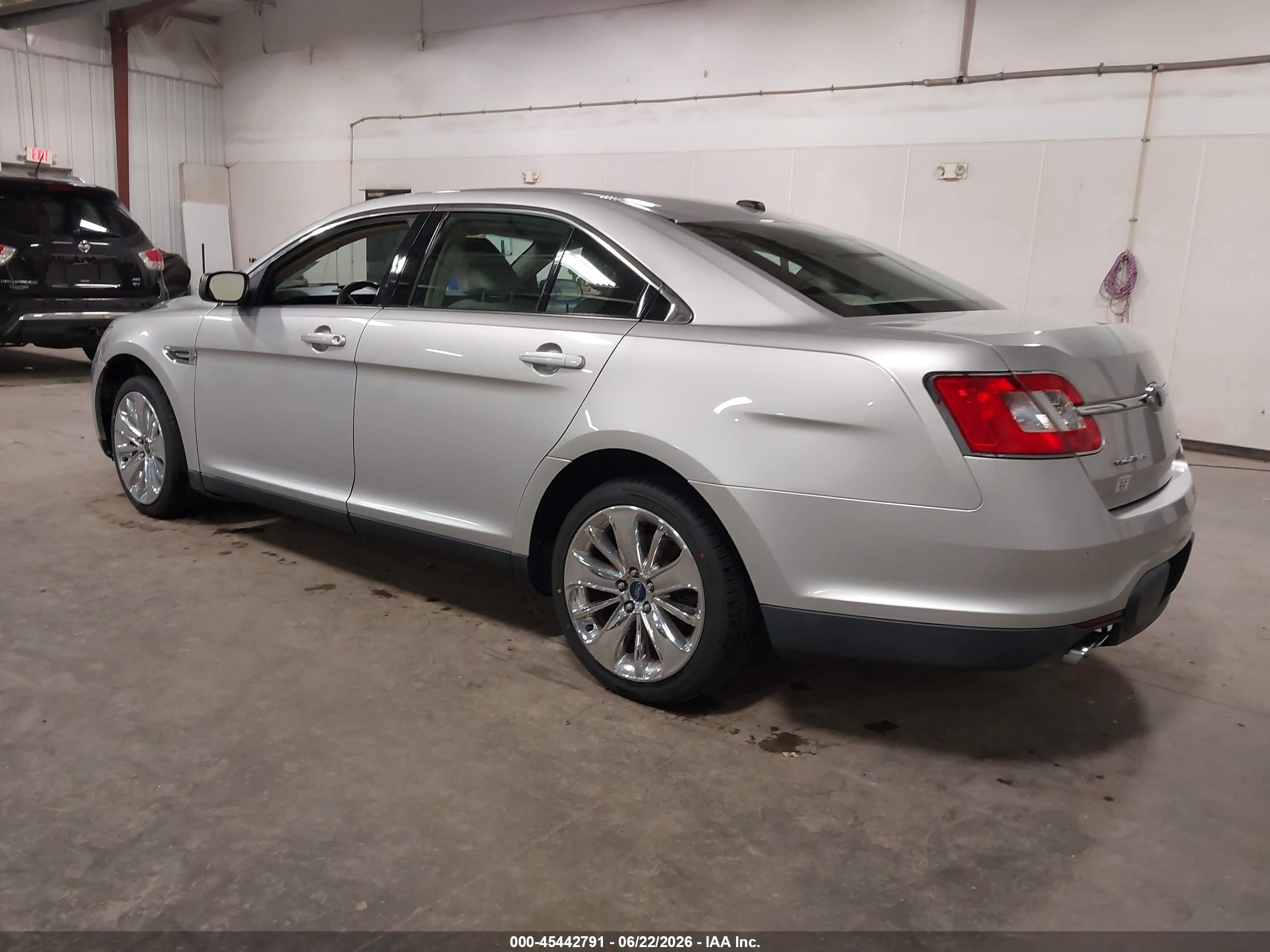 2010 Ford Taurus Limited Silver vin: 1FAHP2FW4AG118699