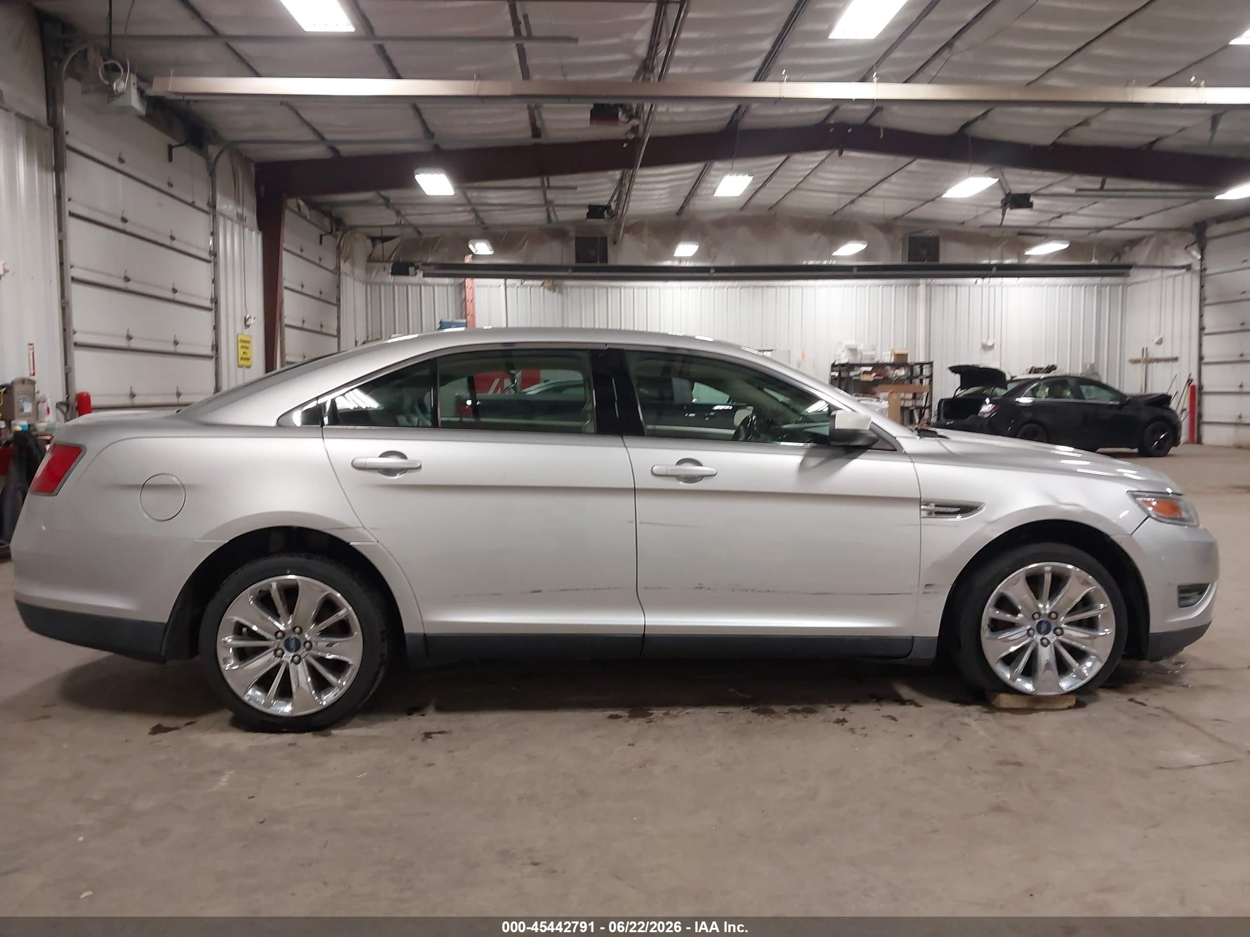 2010 Ford Taurus Limited Silver vin: 1FAHP2FW4AG118699