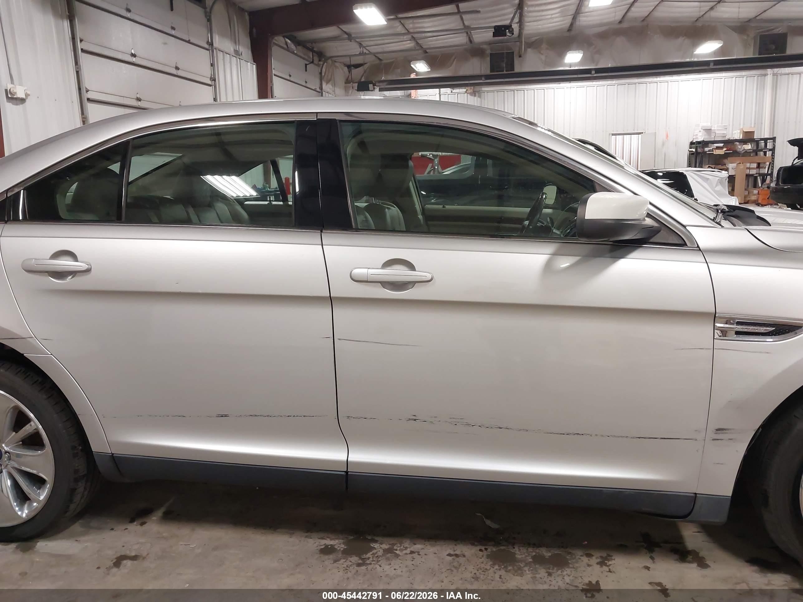 2010 Ford Taurus Limited Silver vin: 1FAHP2FW4AG118699