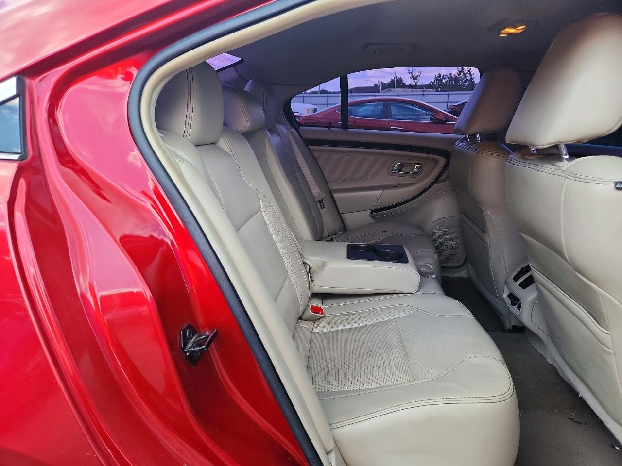 2010 Ford Taurus Limited Red vin: 1FAHP2FW4AG137608