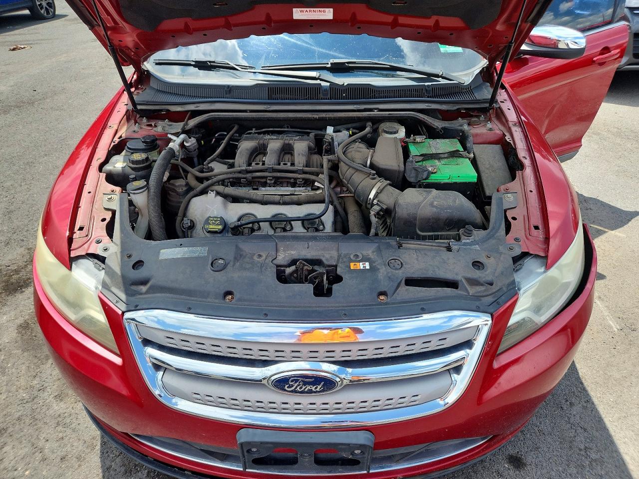 2010 Ford Taurus Limited Red vin: 1FAHP2FW4AG137608