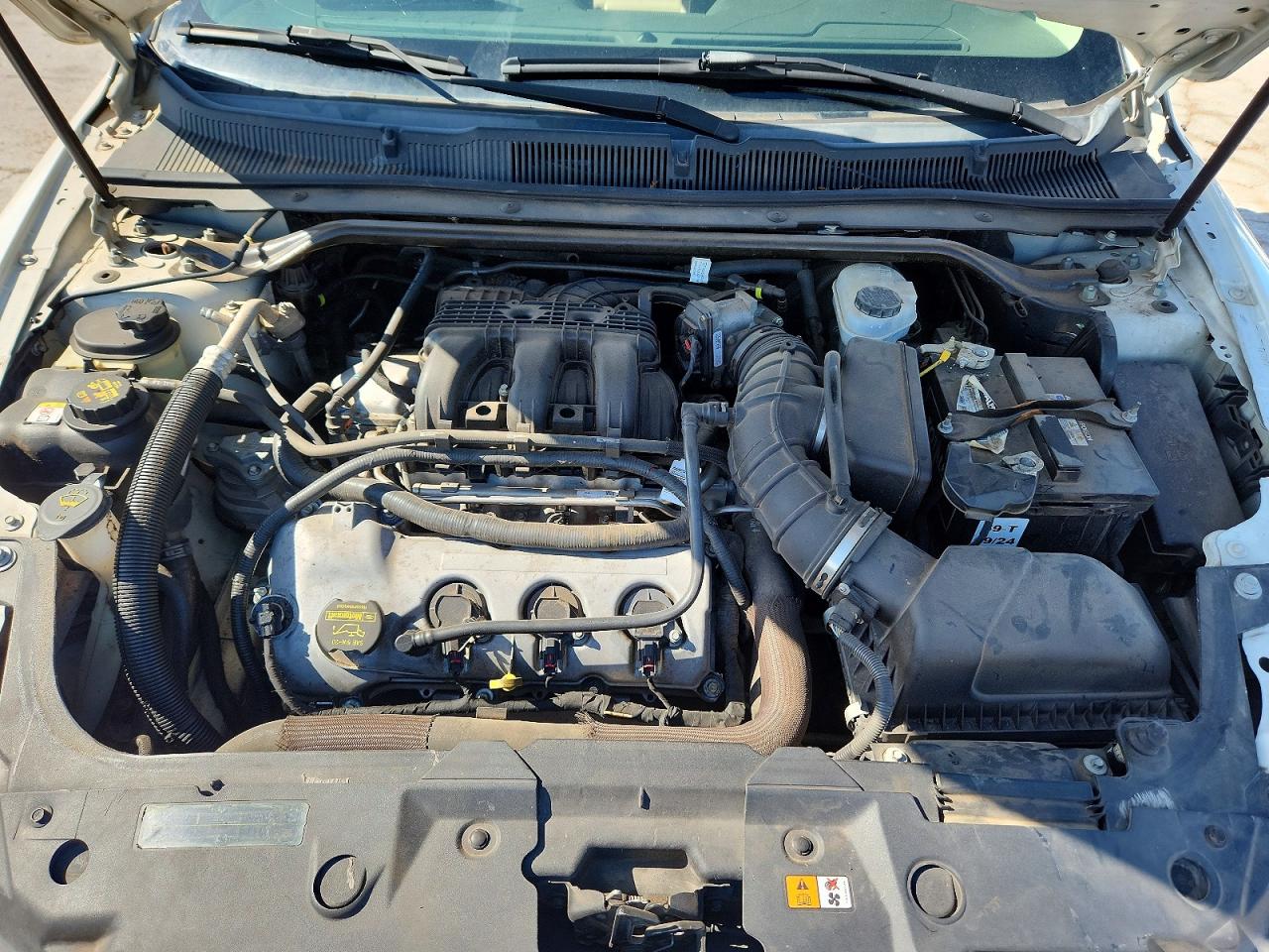 2010 Ford Taurus Limited White vin: 1FAHP2FW4AG138564