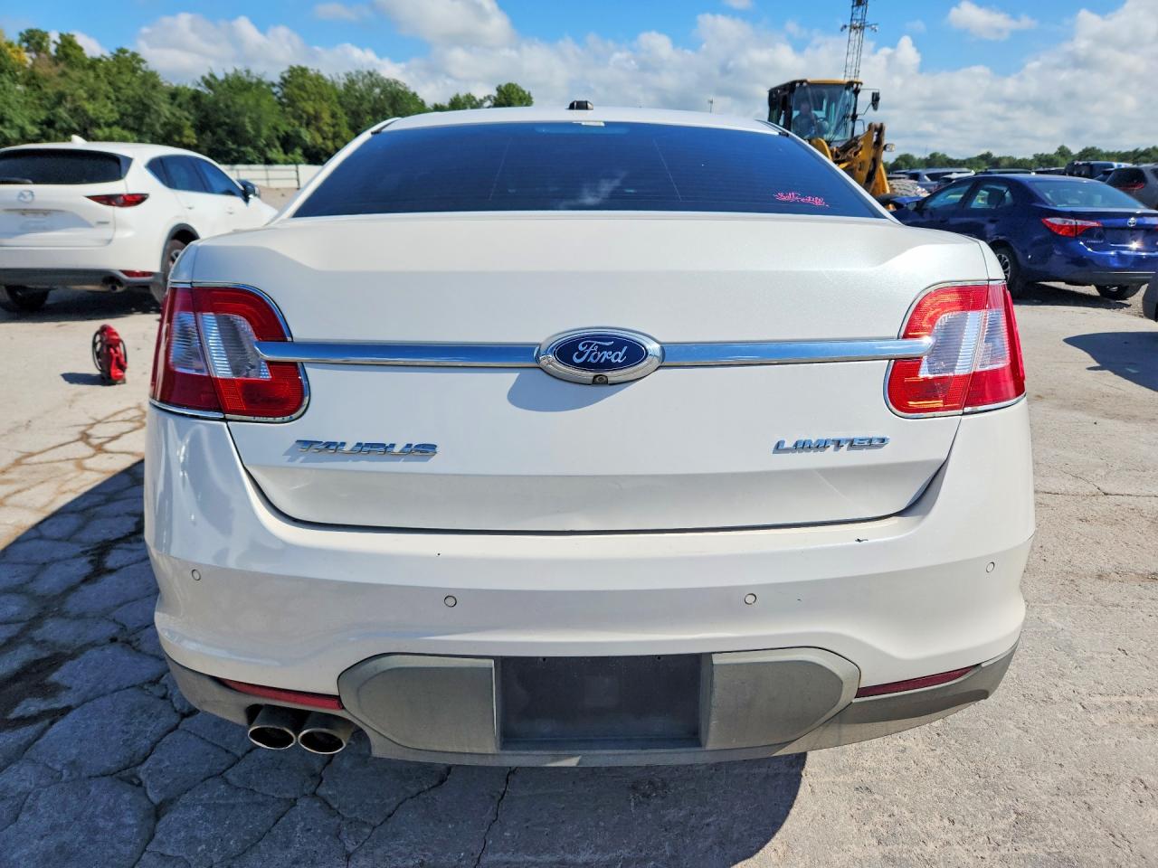 2010 Ford Taurus Limited White vin: 1FAHP2FW4AG138564