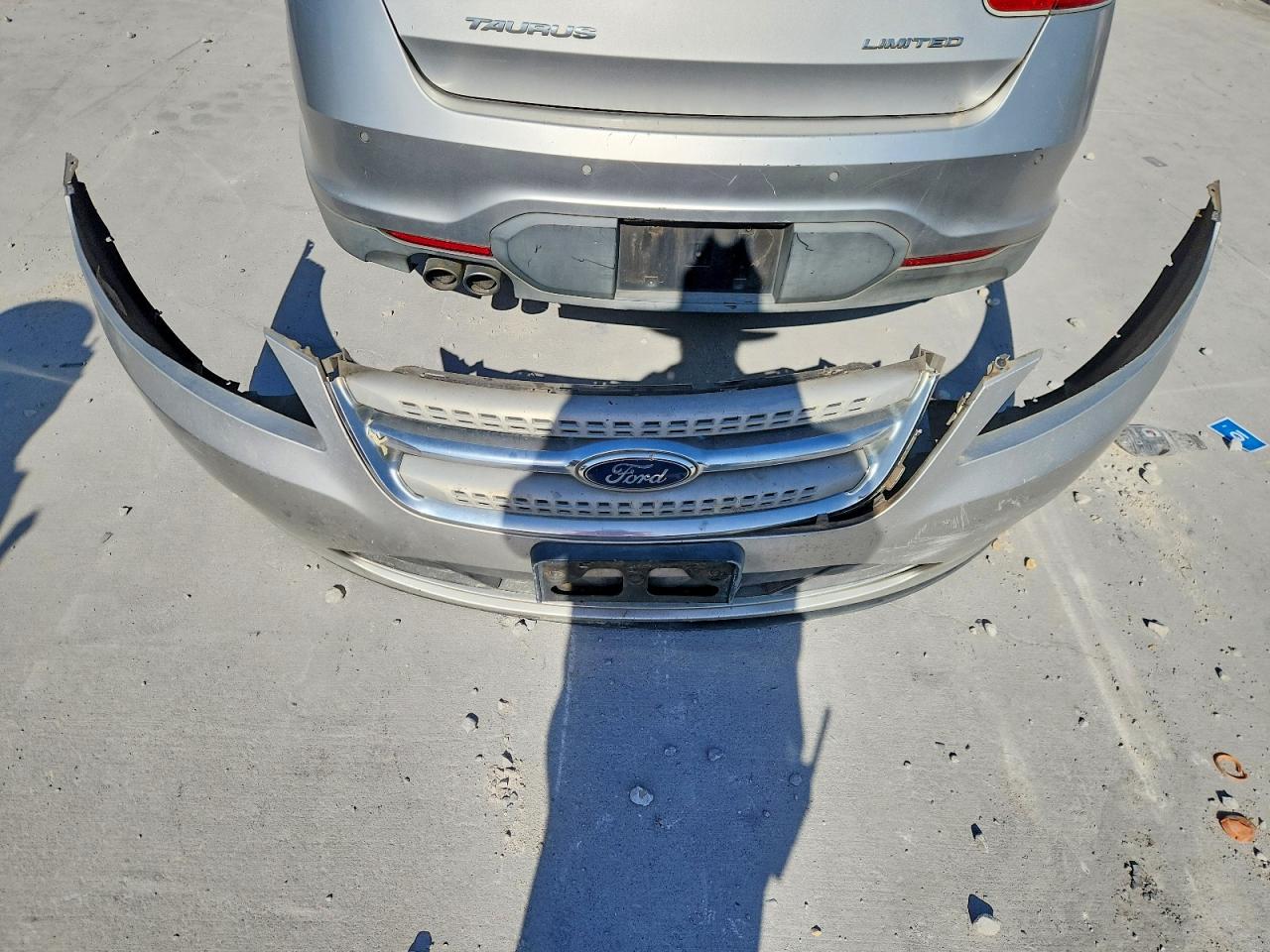 2011 Ford Taurus Limited Silver vin: 1FAHP2FW4BG106327