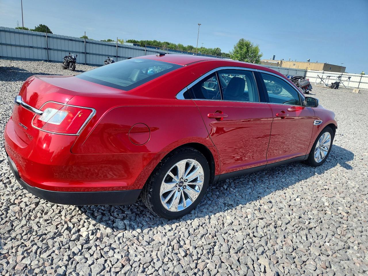 2011 Ford Taurus Limited Red vin: 1FAHP2FW4BG110829