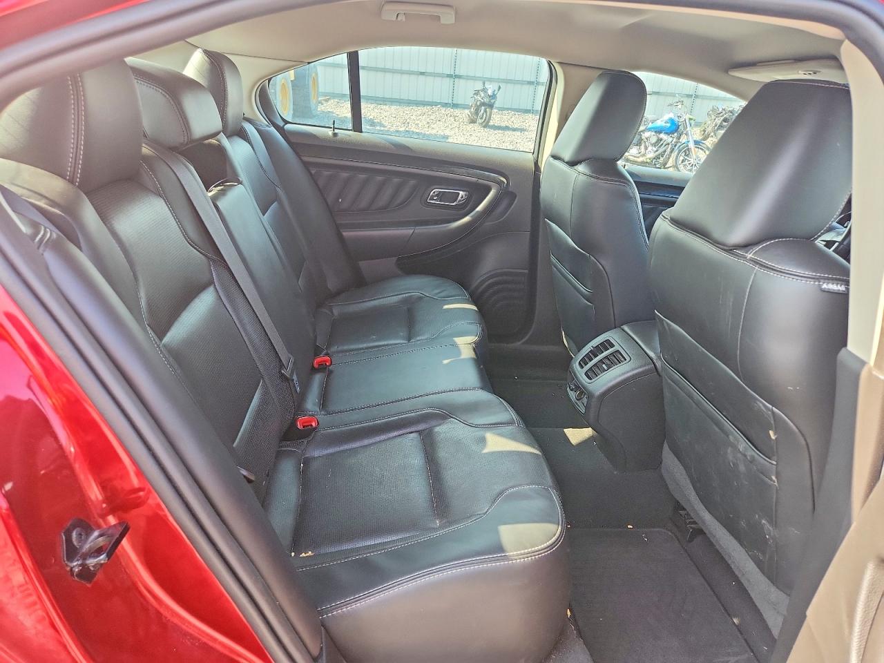 2011 Ford Taurus Limited Red vin: 1FAHP2FW4BG110829