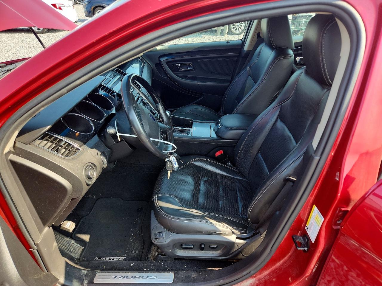 2011 Ford Taurus Limited Red vin: 1FAHP2FW4BG110829