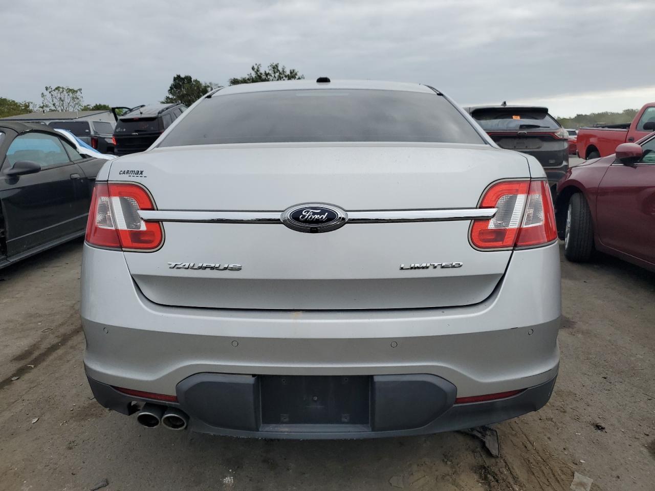 2012 Ford Taurus Limited Серебряный vin: 1FAHP2FW4CG117295