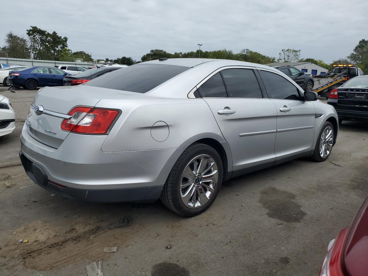 2012 Ford Taurus Limited Серебряный vin: 1FAHP2FW4CG117295