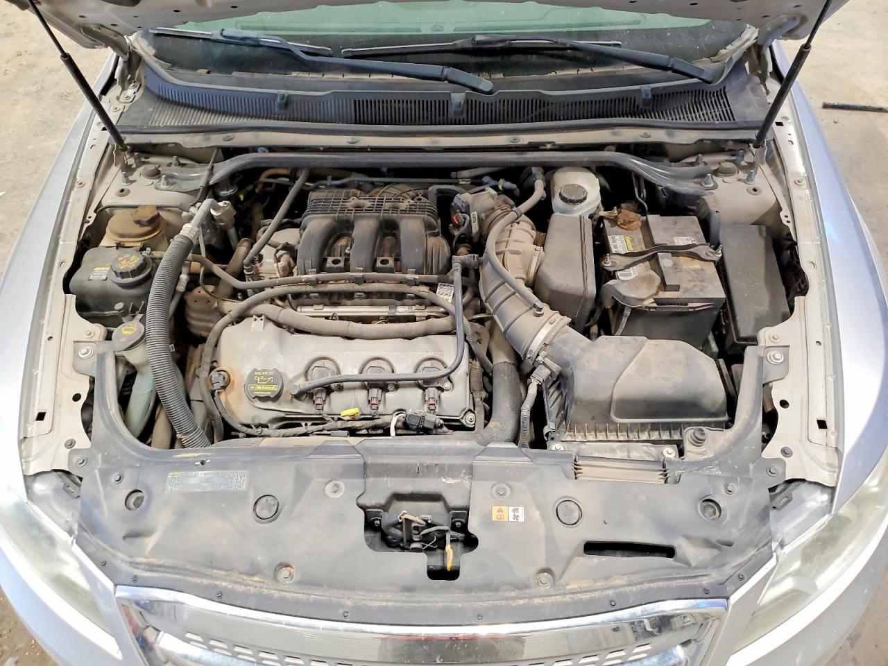 2012 Ford Taurus Limited Серебряный vin: 1FAHP2FW4CG119242