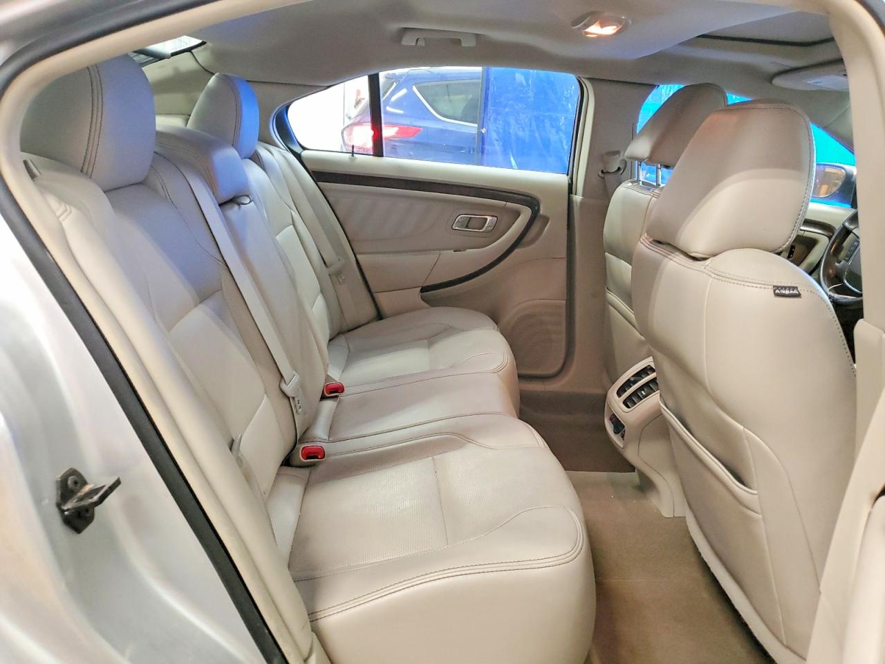 2012 Ford Taurus Limited Серебряный vin: 1FAHP2FW4CG119242