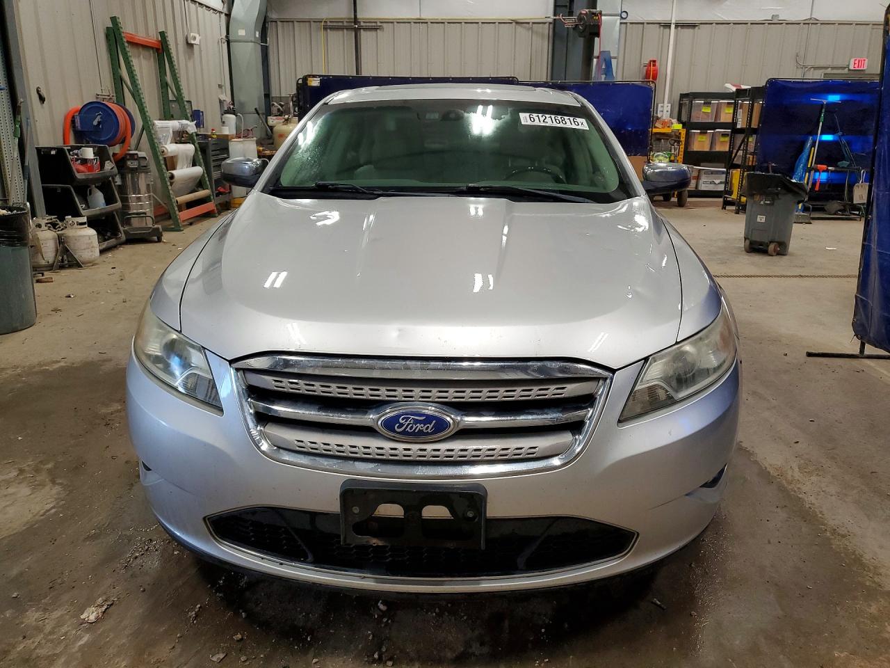 2012 Ford Taurus Limited Серебряный vin: 1FAHP2FW4CG119242