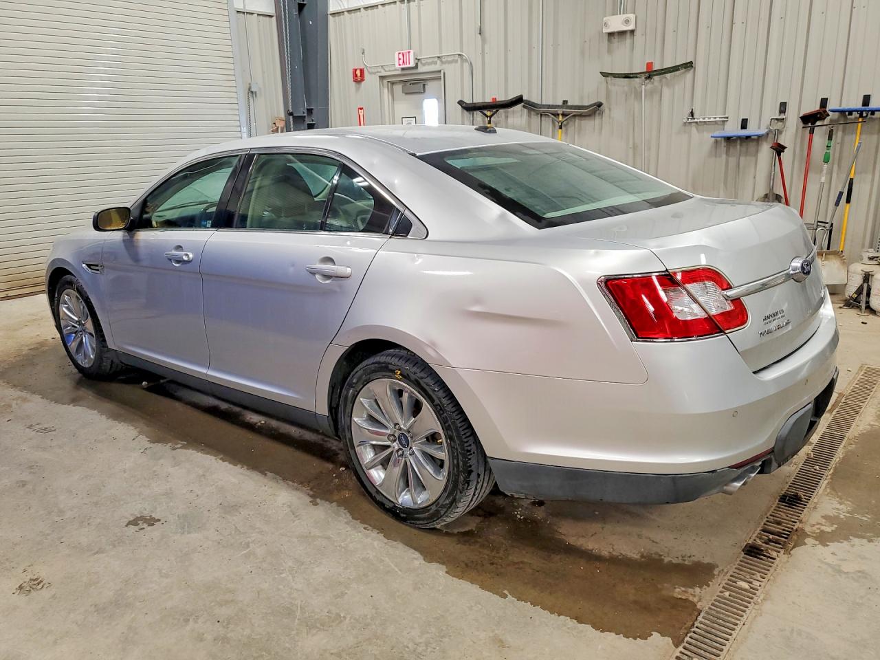 2012 Ford Taurus Limited Серебряный vin: 1FAHP2FW4CG119242
