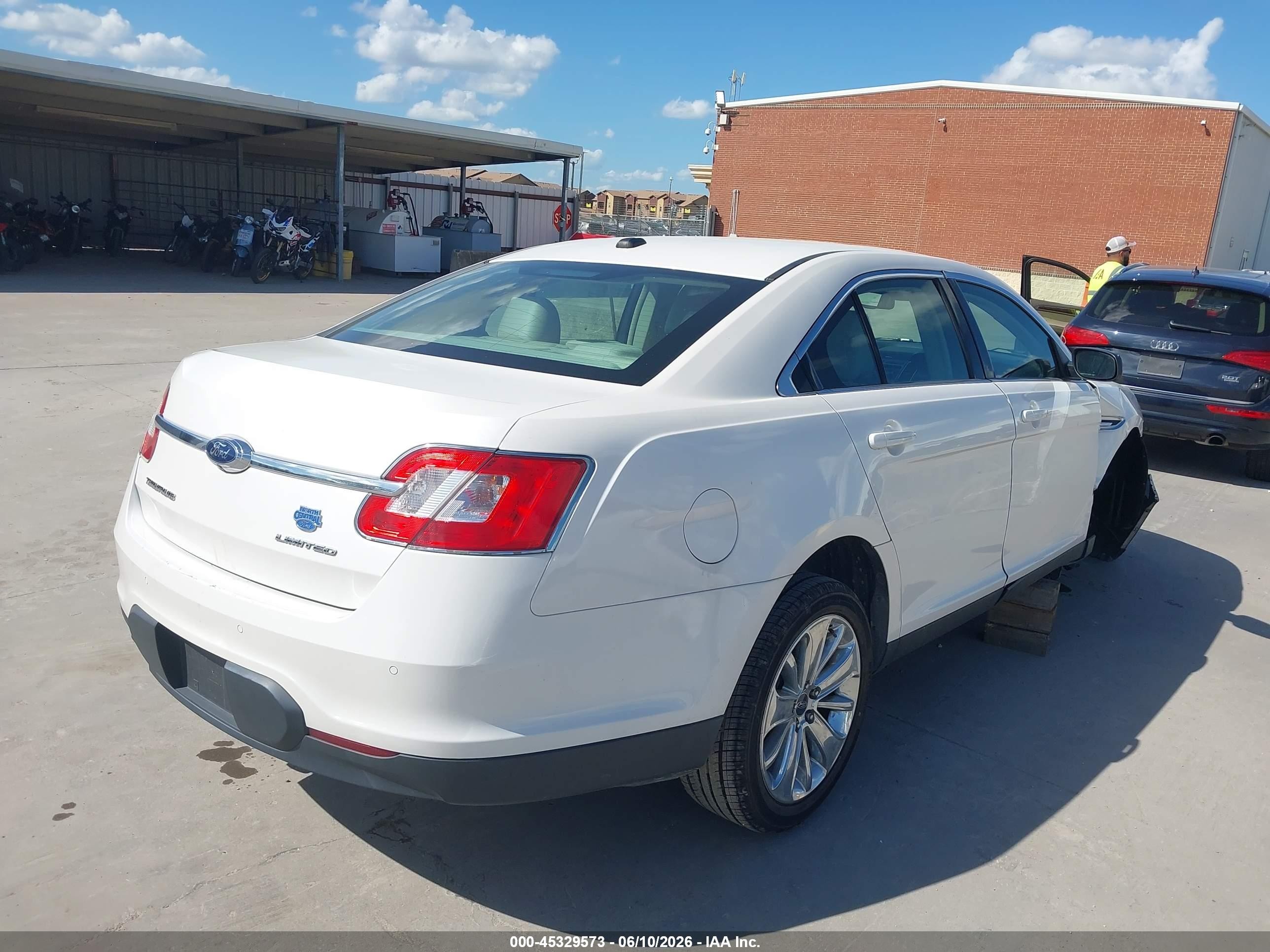 2012 Ford Taurus Limited White vin: 1FAHP2FW4CG143380