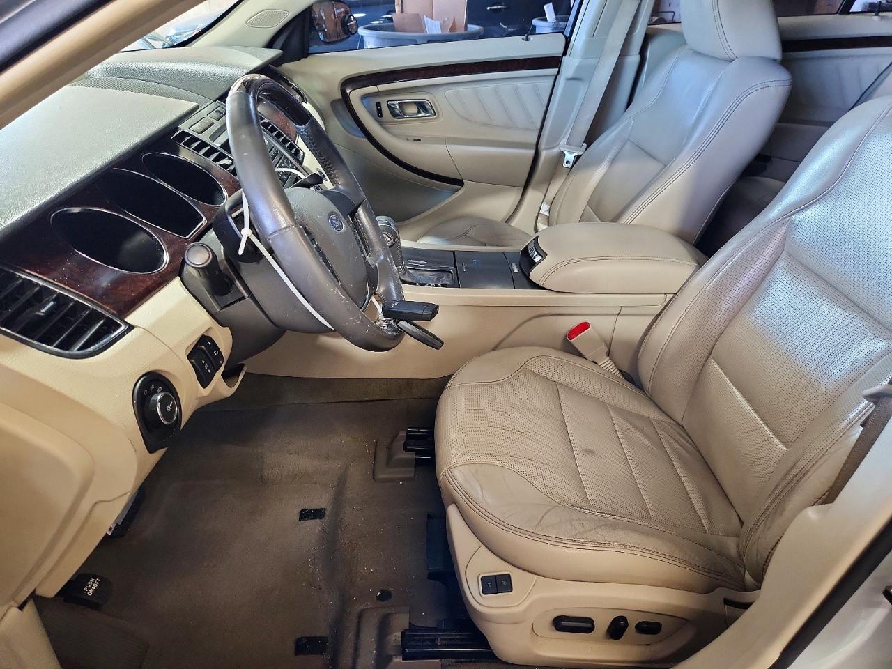 2010 Ford Taurus Limited Silver vin: 1FAHP2FW5AG113883