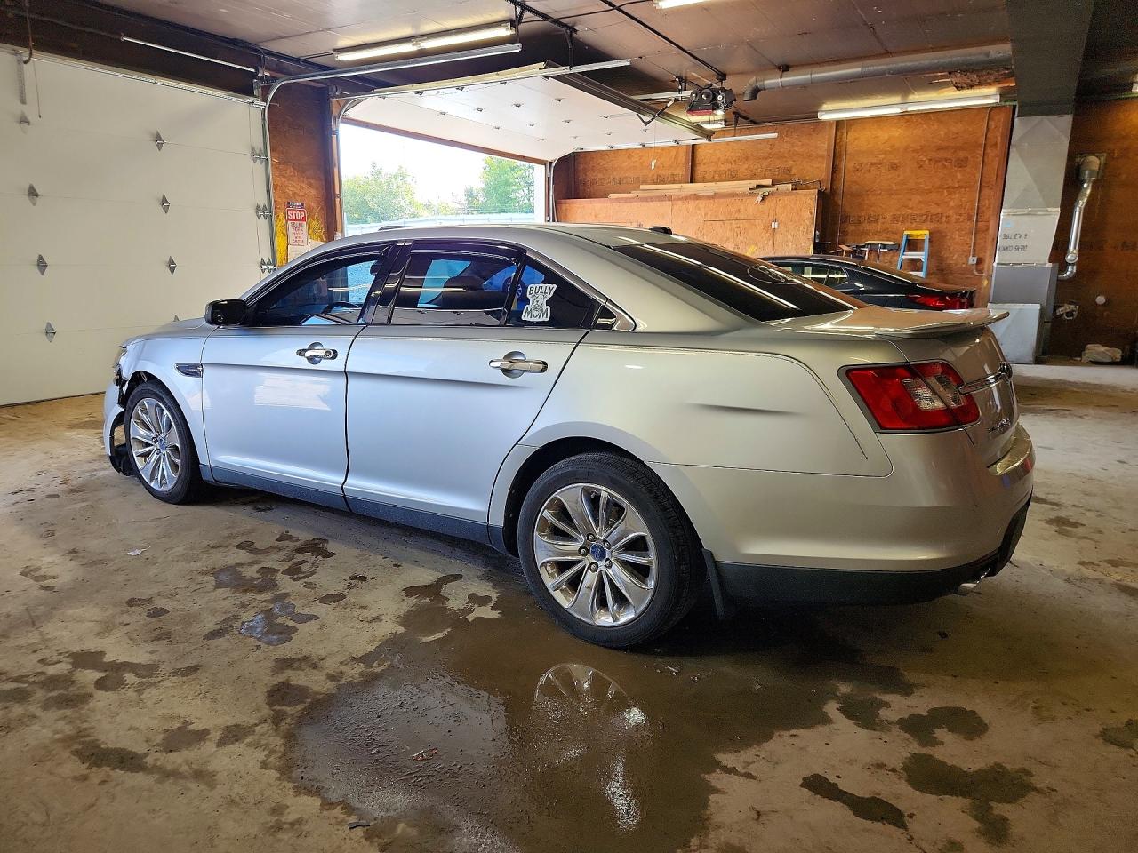 2010 Ford Taurus Limited Silver vin: 1FAHP2FW5AG113883
