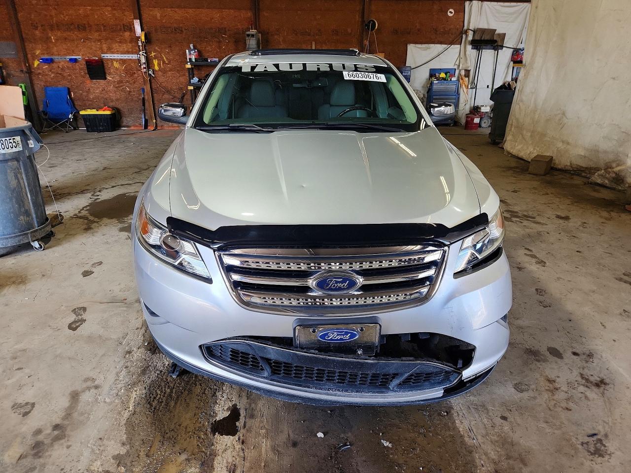 2010 Ford Taurus Limited Silver vin: 1FAHP2FW5AG113883