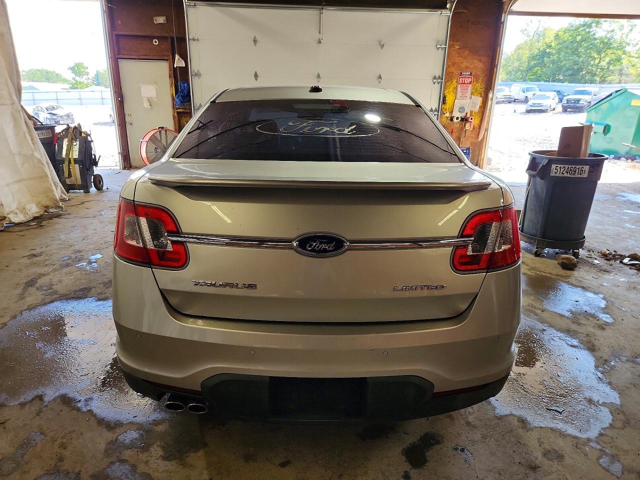 2010 Ford Taurus Limited Silver vin: 1FAHP2FW5AG113883
