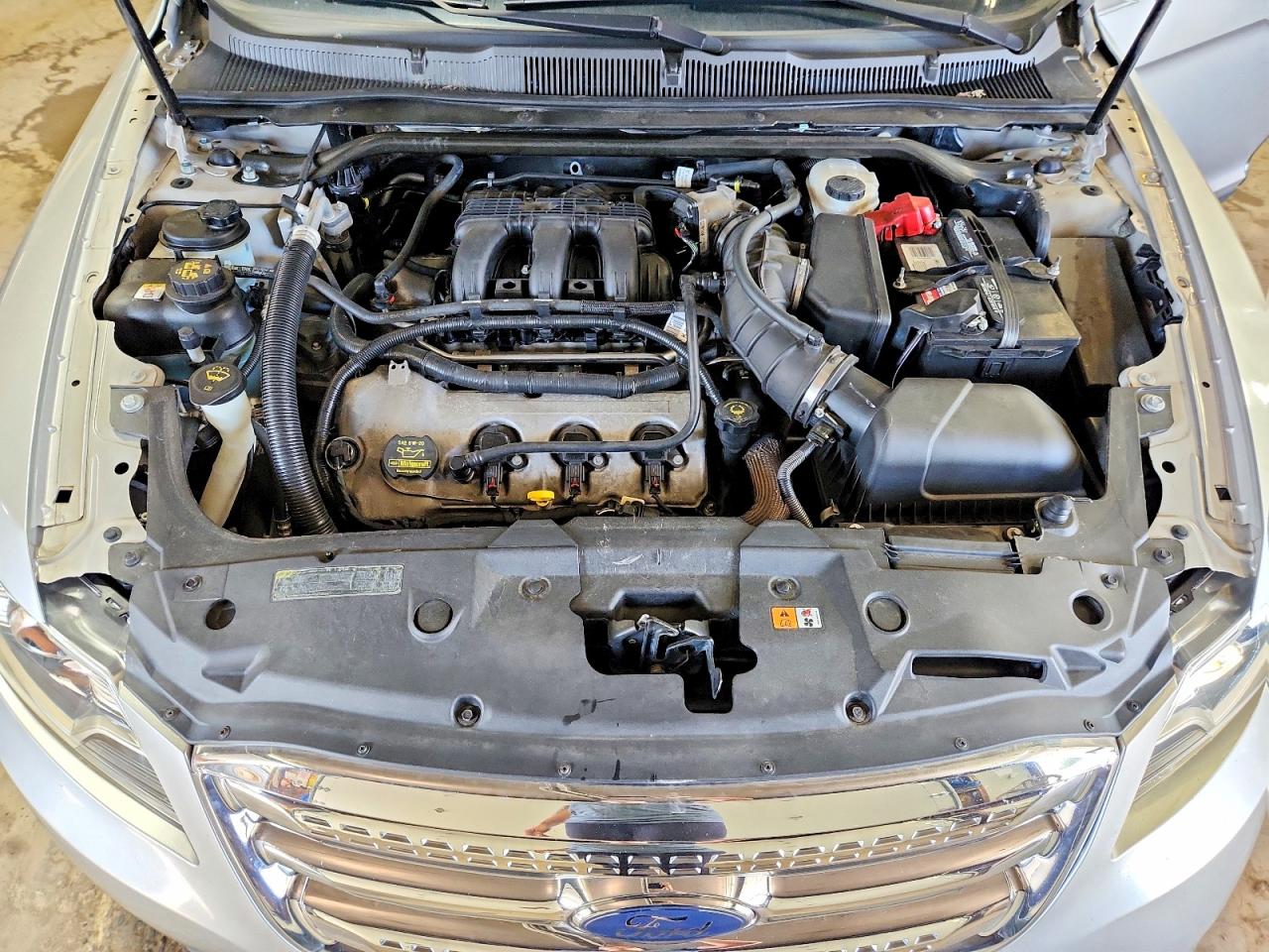 2010 Ford Taurus Limited Silver vin: 1FAHP2FW5AG113883