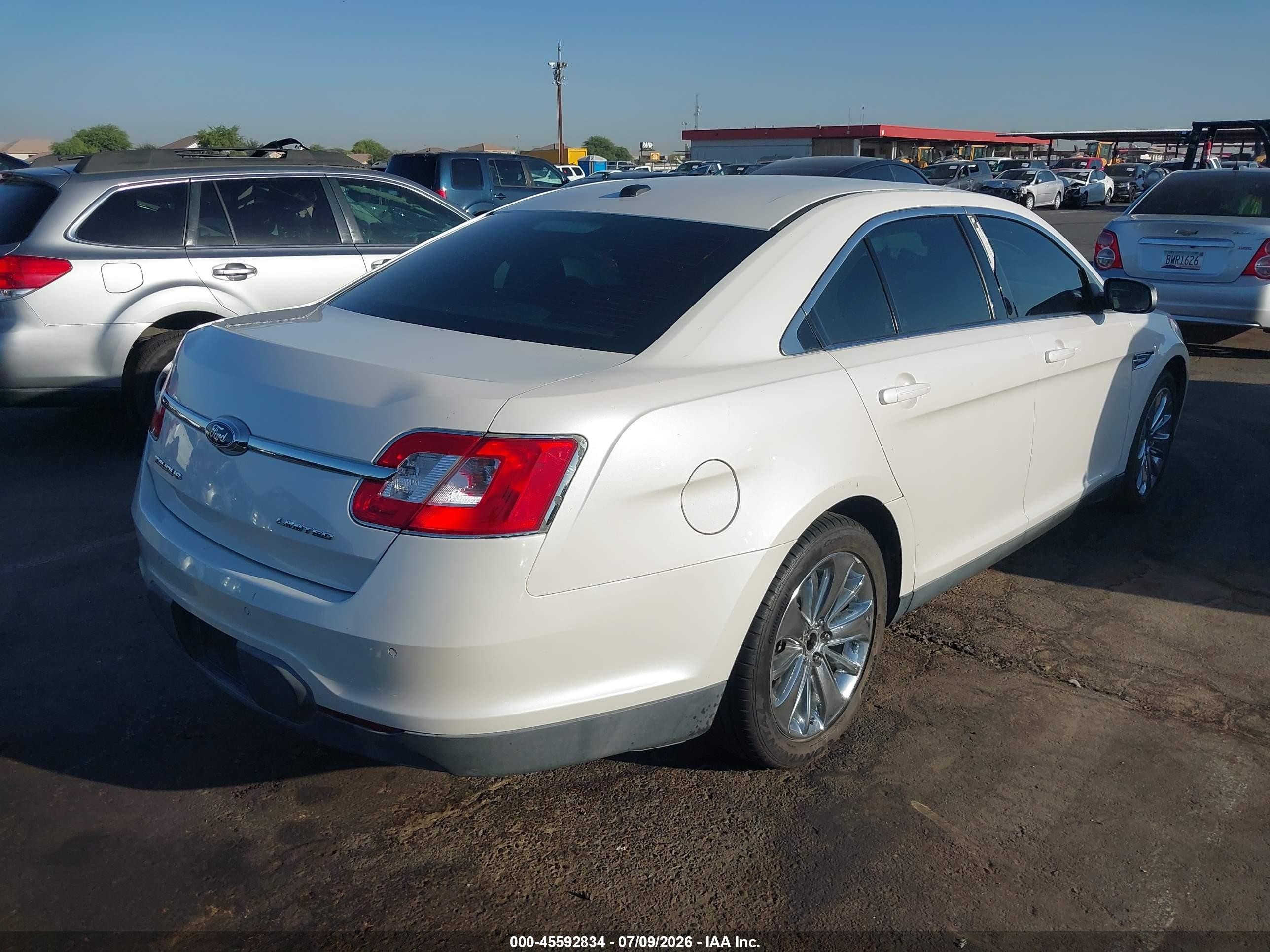 2010 Ford Taurus Limited Белый vin: 1FAHP2FW5AG136418