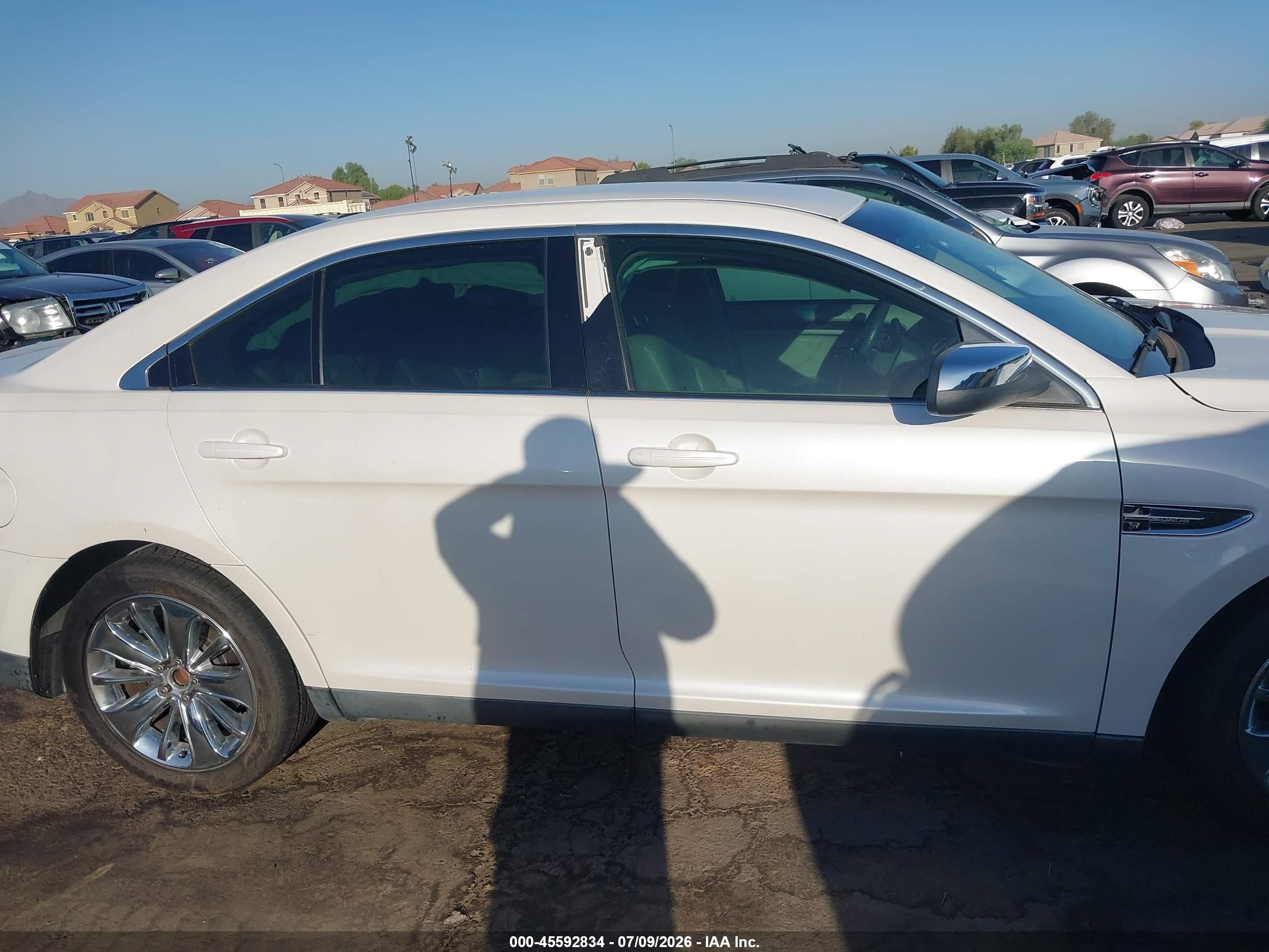 2010 Ford Taurus Limited Белый vin: 1FAHP2FW5AG136418