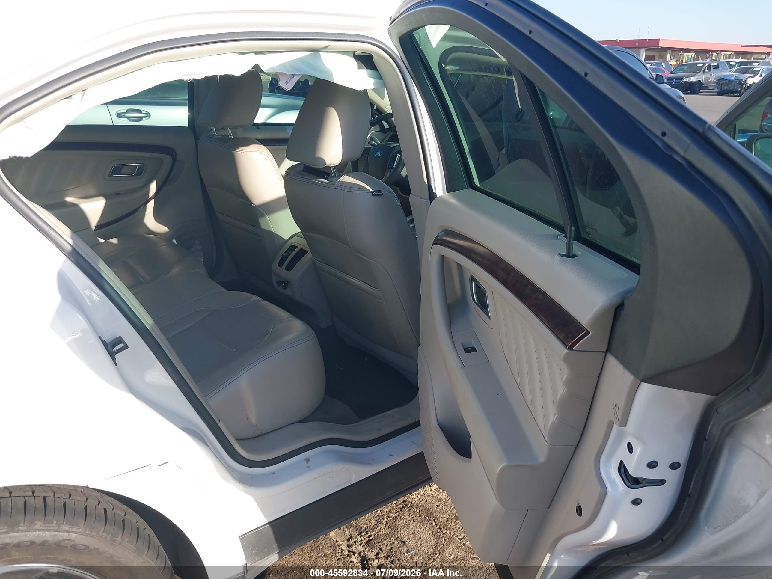 2010 Ford Taurus Limited Белый vin: 1FAHP2FW5AG136418