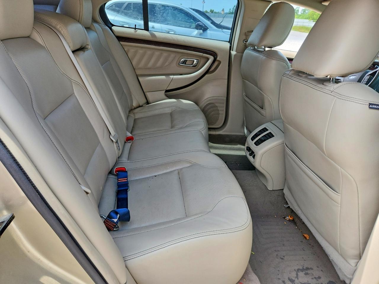 2010 Ford Taurus Limited Tan vin: 1FAHP2FW5AG137391