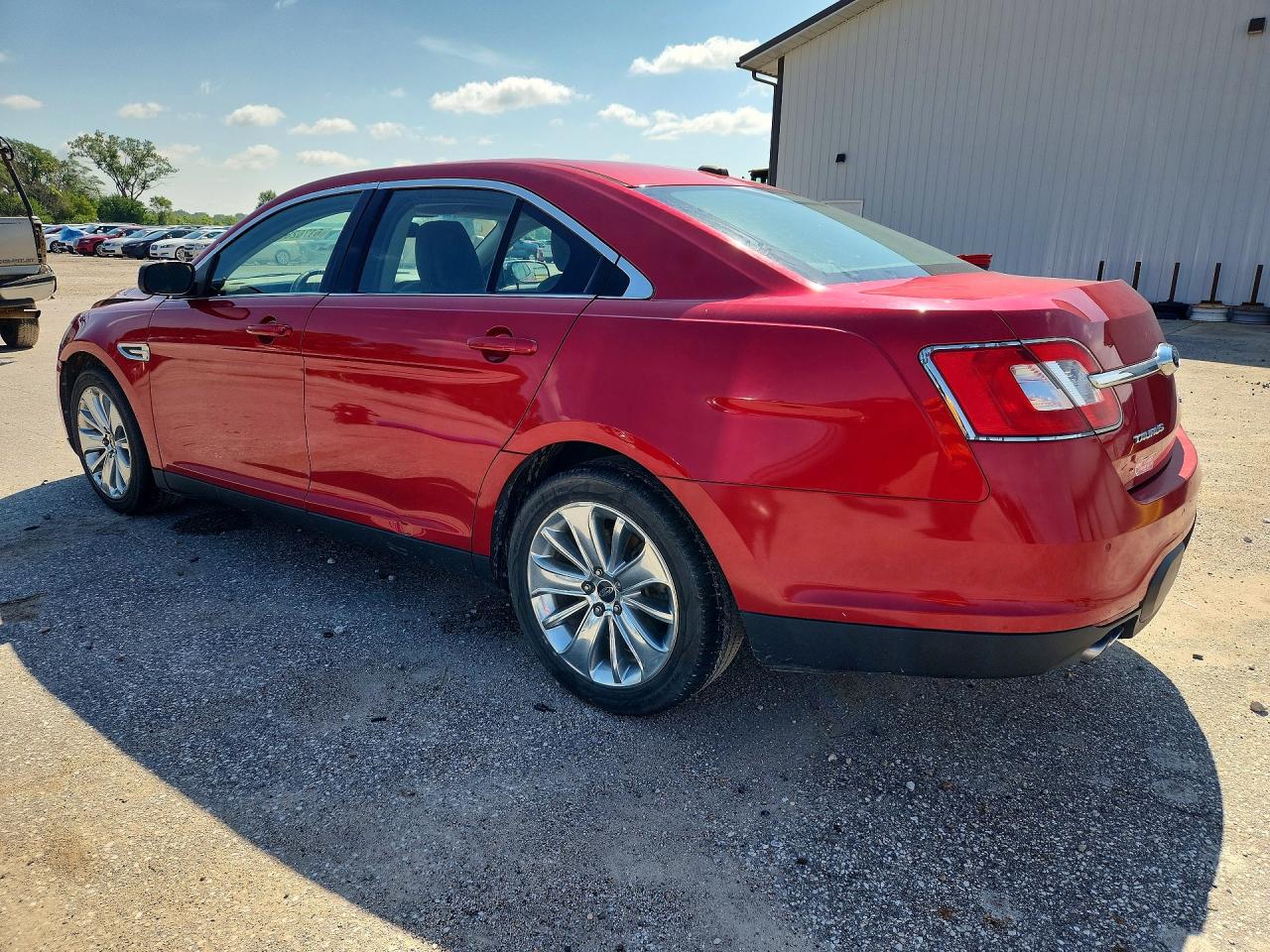 2011 Ford Taurus Limited Red vin: 1FAHP2FW5BG110841