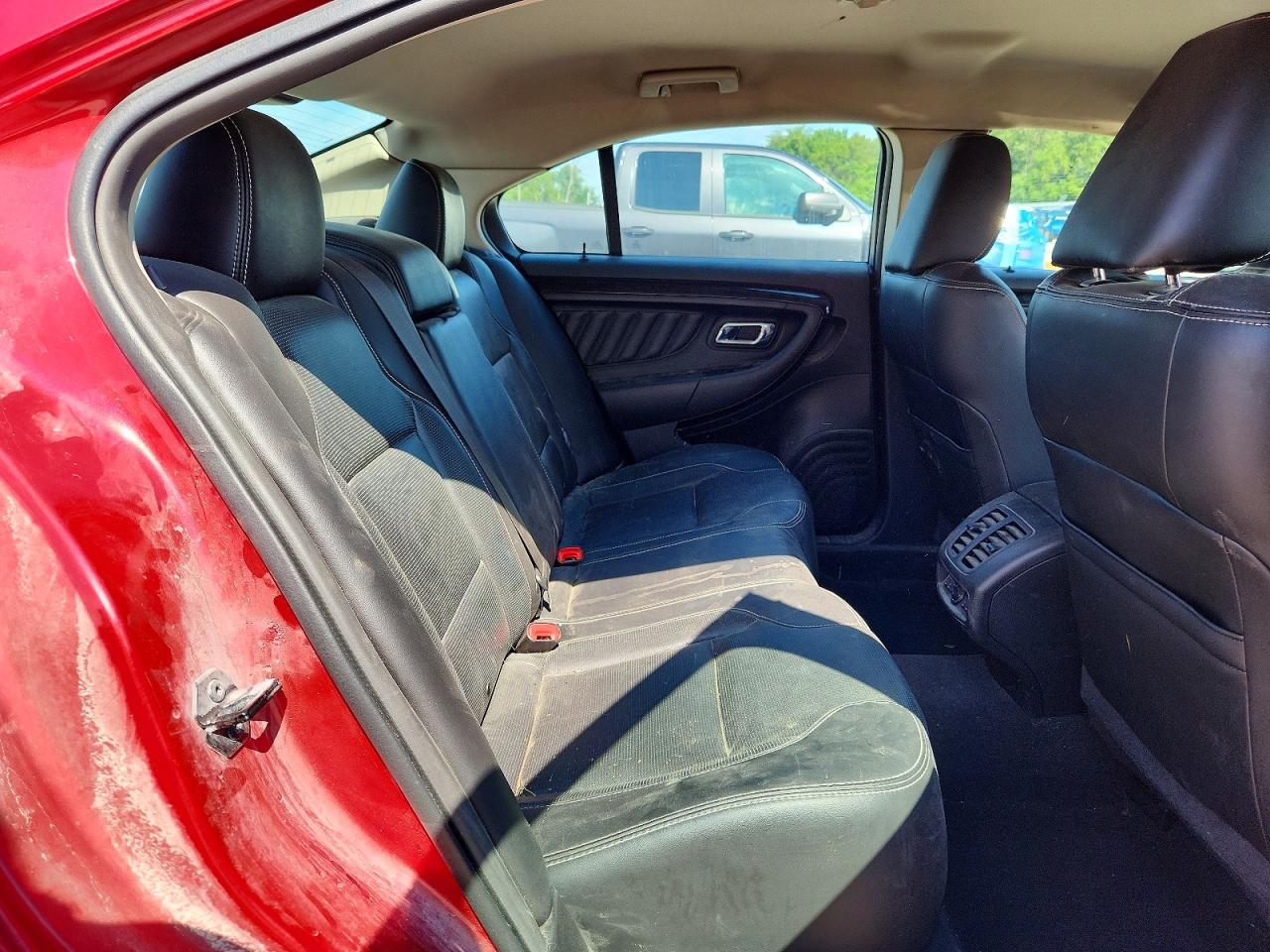 2011 Ford Taurus Limited Red vin: 1FAHP2FW5BG110841