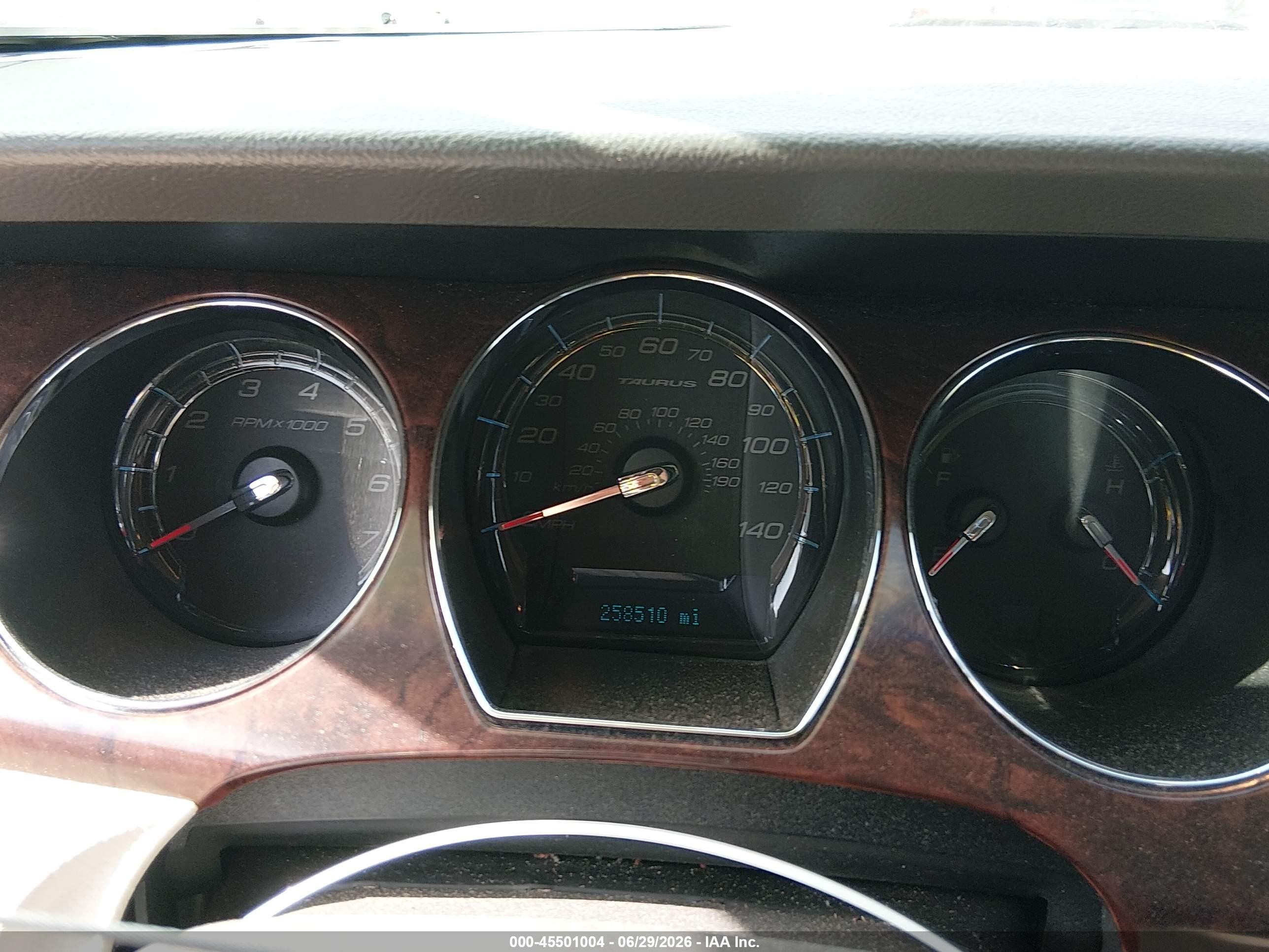 2011 Ford Taurus Limited White vin: 1FAHP2FW5BG155049