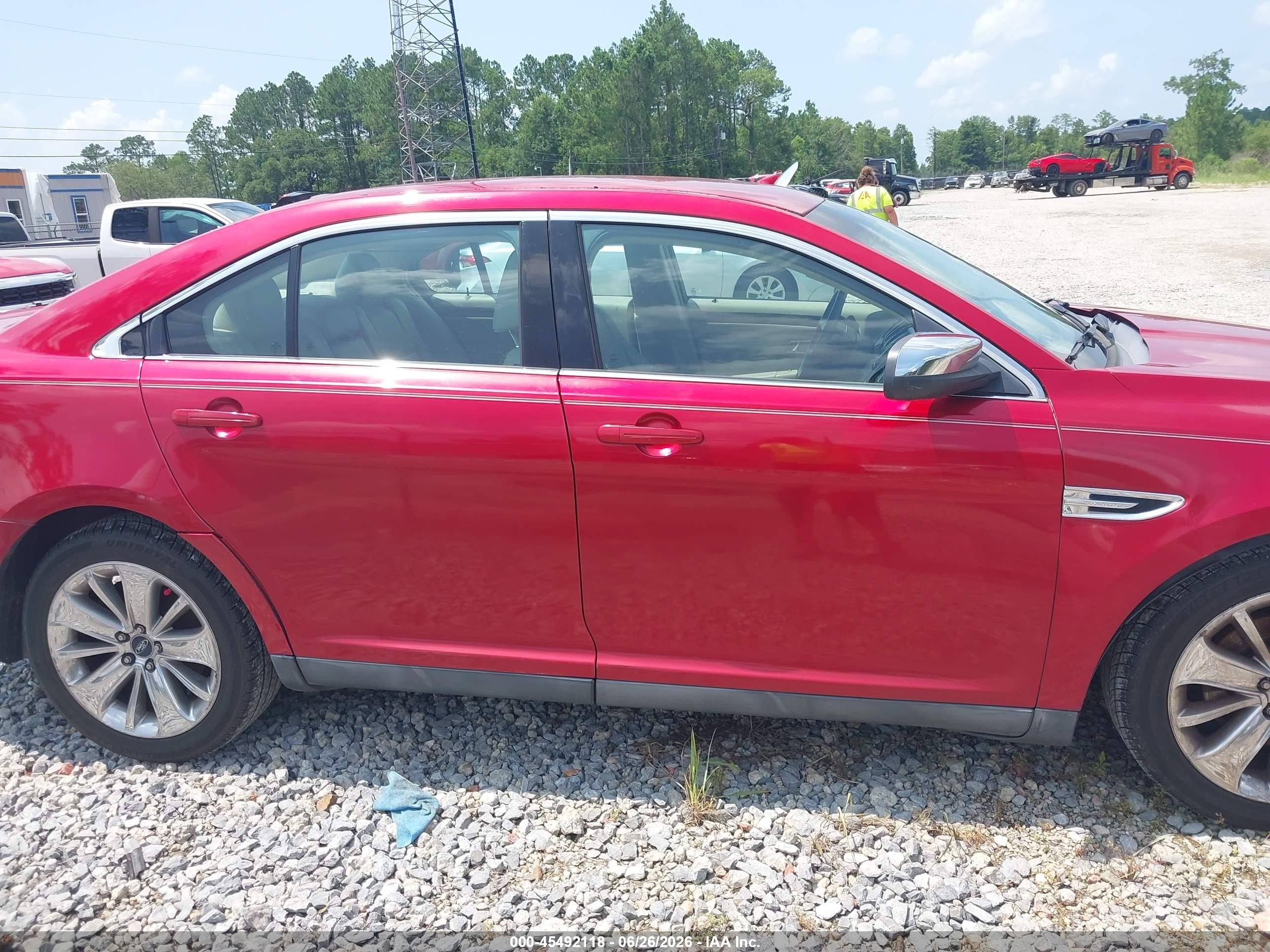 2011 Ford Taurus Limited Red vin: 1FAHP2FW5BG155844