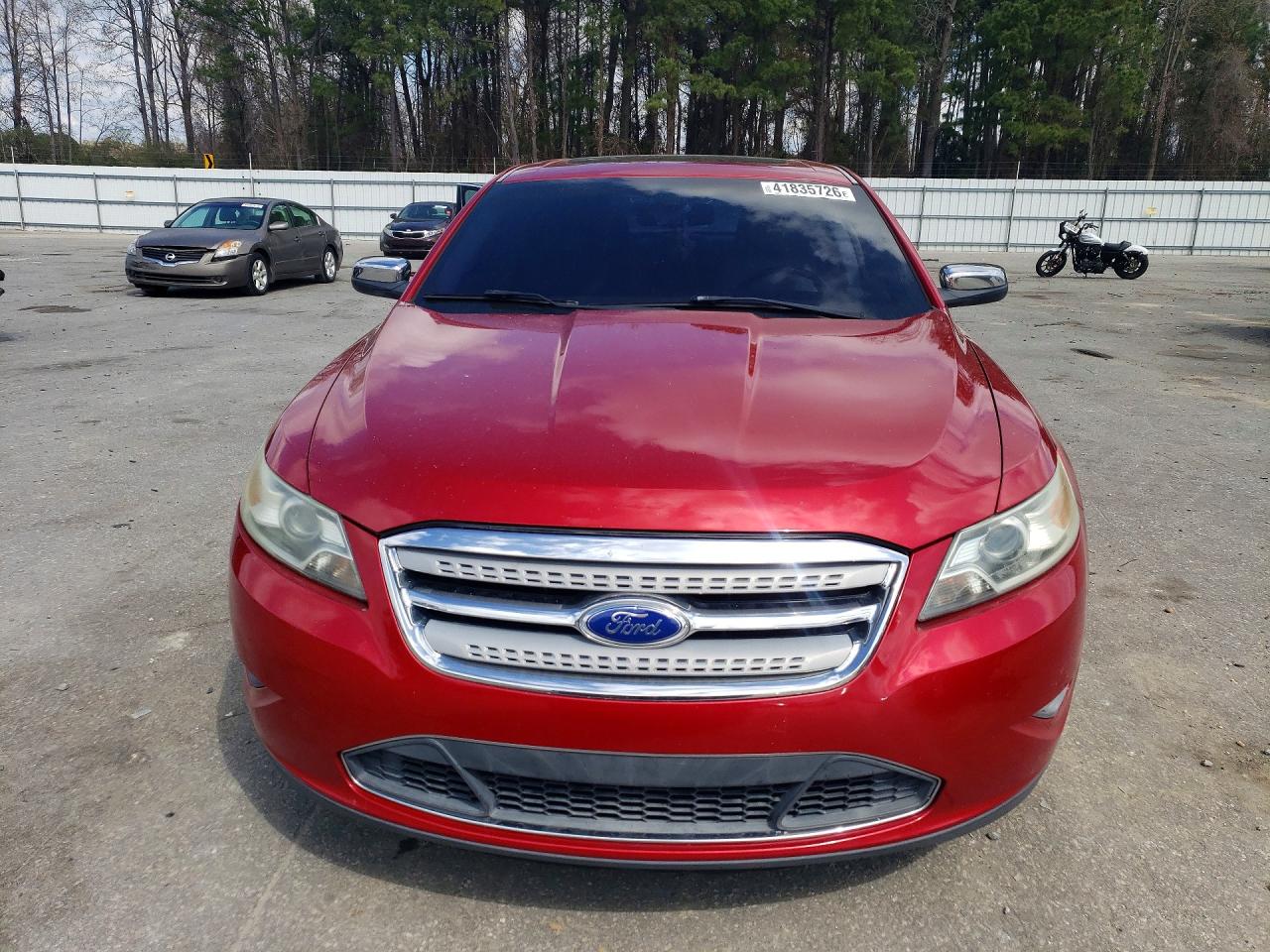 2012 Ford Taurus Limited Red vin: 1FAHP2FW5CG105754