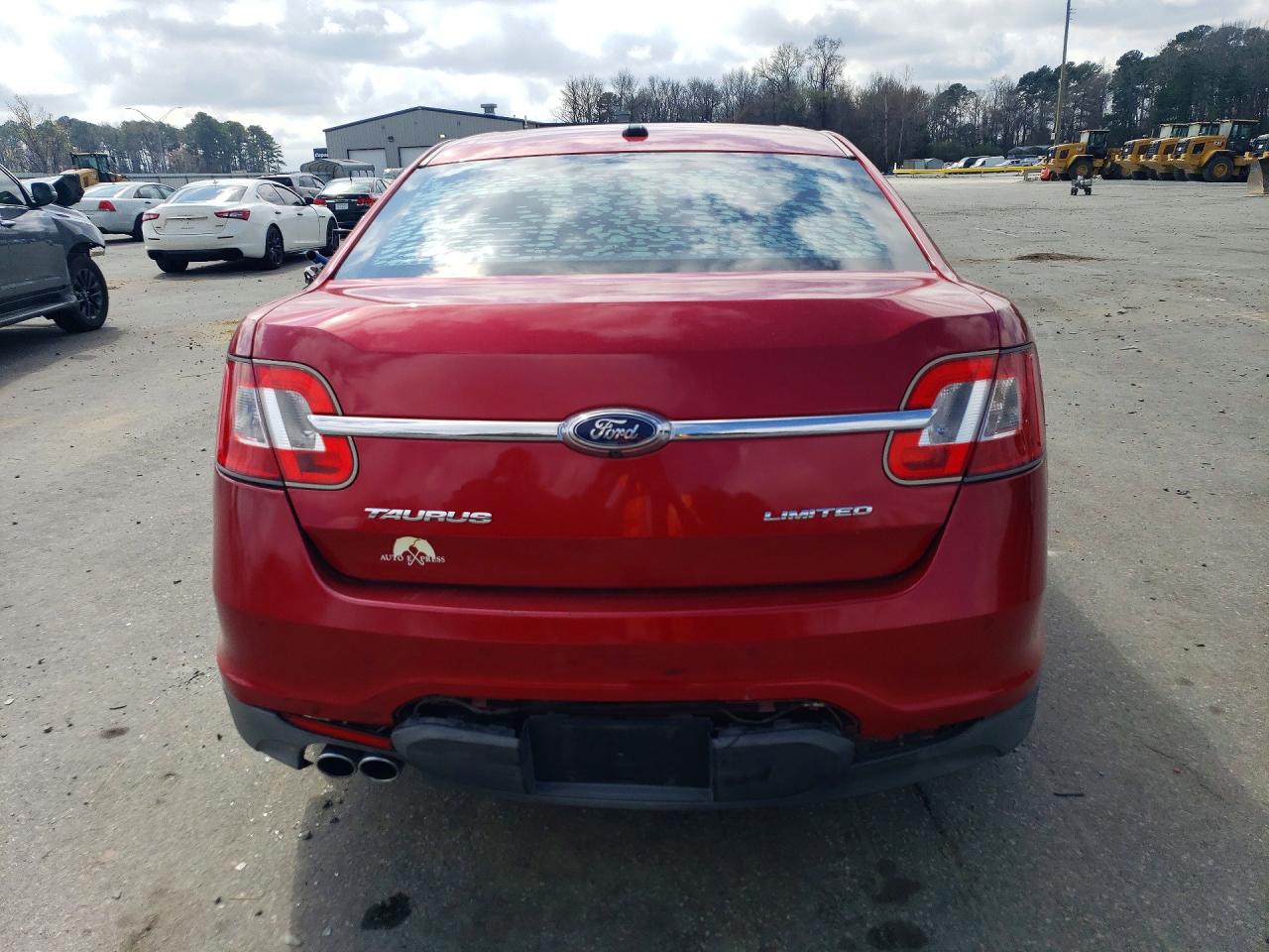 2012 Ford Taurus Limited Red vin: 1FAHP2FW5CG105754