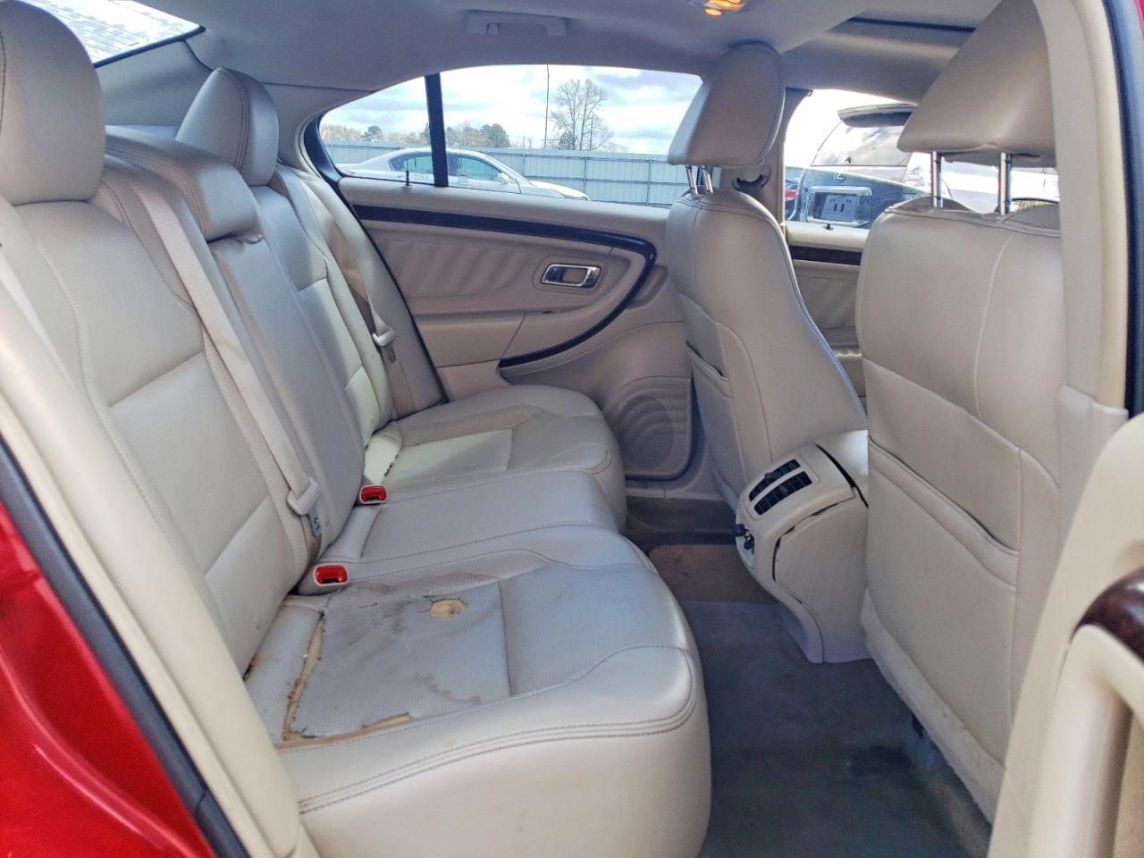 2012 Ford Taurus Limited Red vin: 1FAHP2FW5CG105754