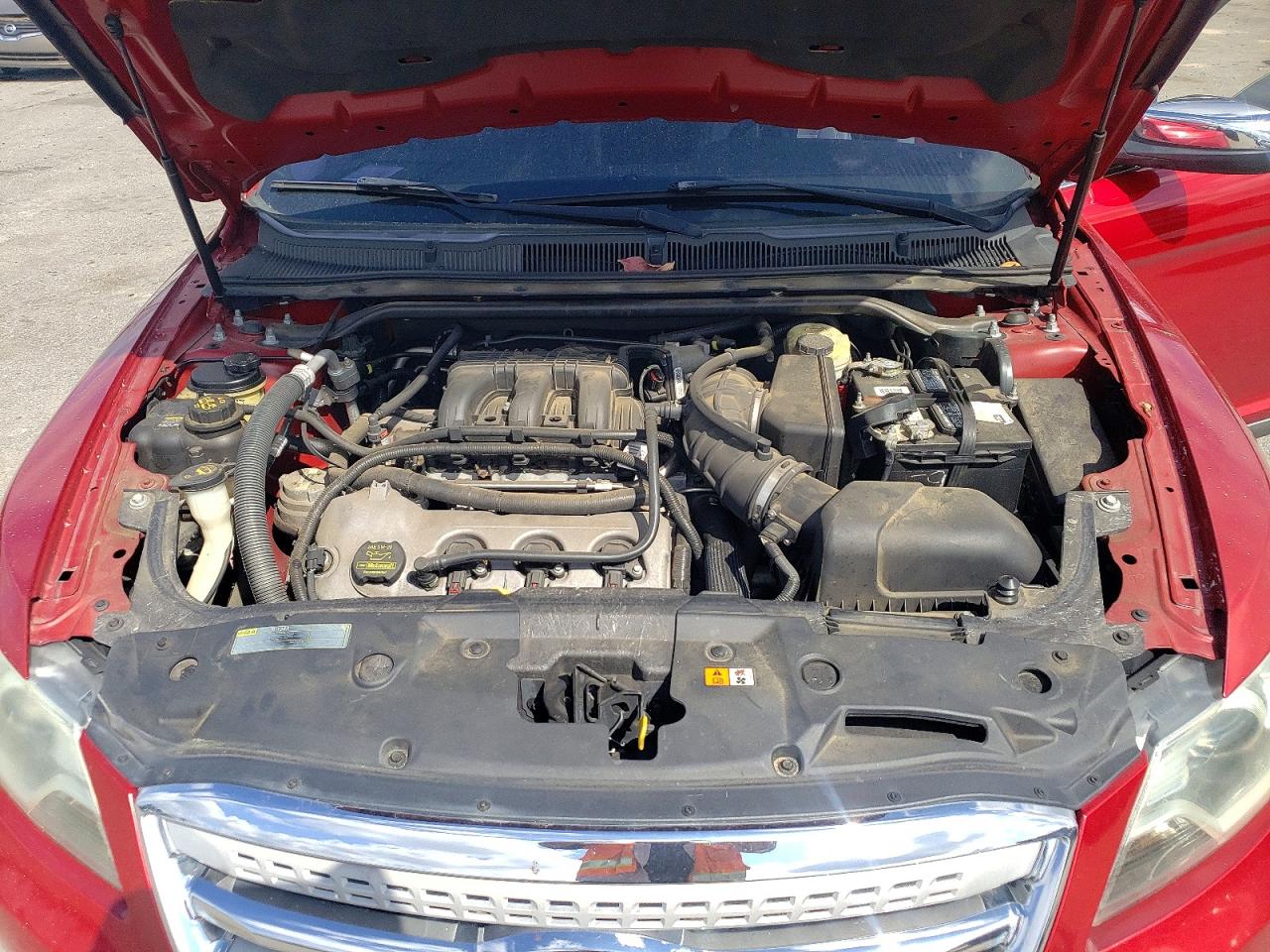 2012 Ford Taurus Limited Red vin: 1FAHP2FW5CG105754