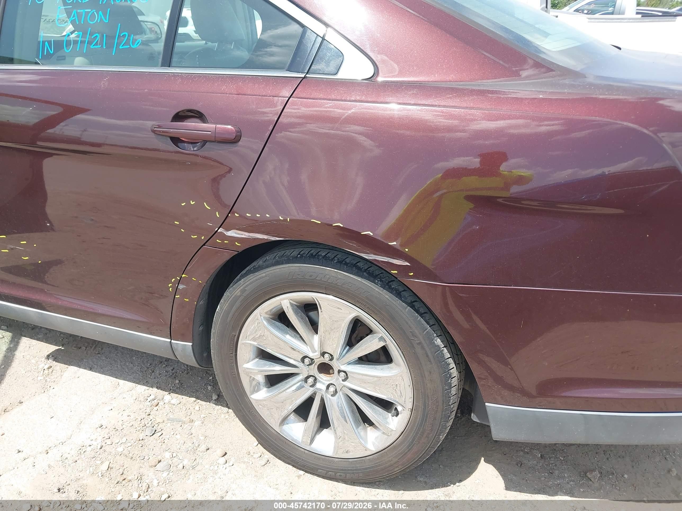 2010 Ford Taurus Limited Burgundy vin: 1FAHP2FW6AG134595