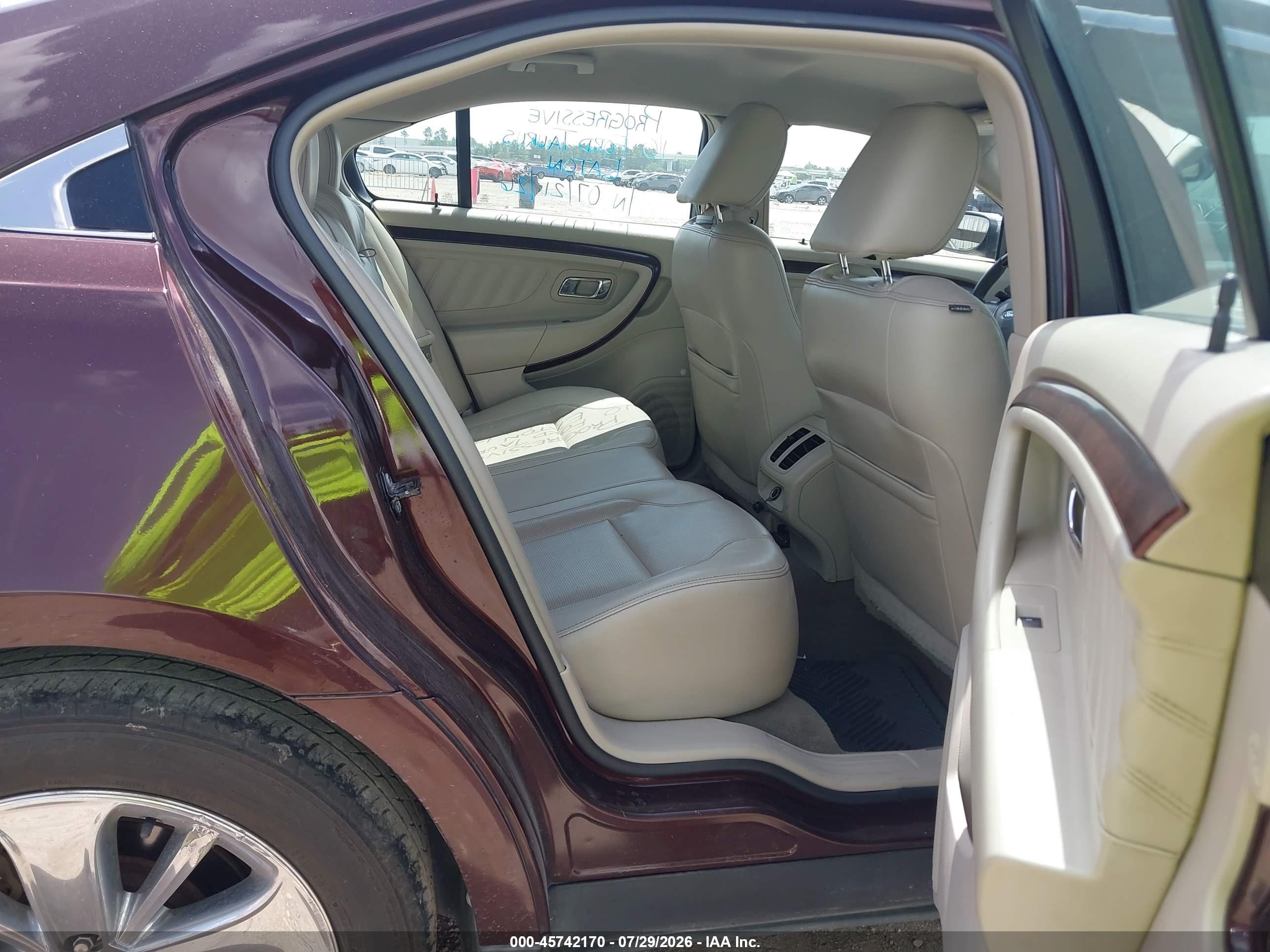2010 Ford Taurus Limited Burgundy vin: 1FAHP2FW6AG134595
