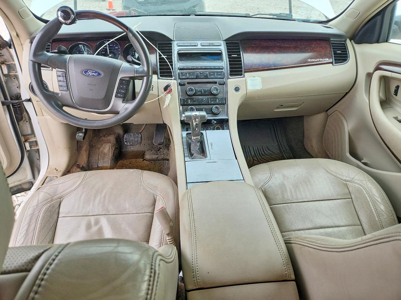 2011 Ford Taurus Limited Beige vin: 1FAHP2FW6BG110752