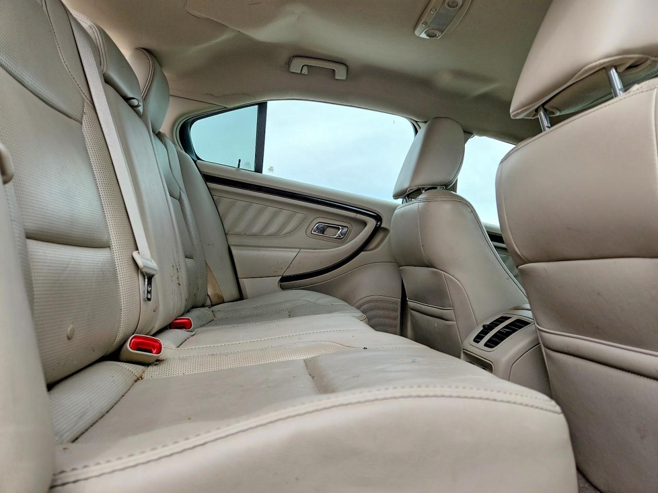 2011 Ford Taurus Limited Beige vin: 1FAHP2FW6BG110752