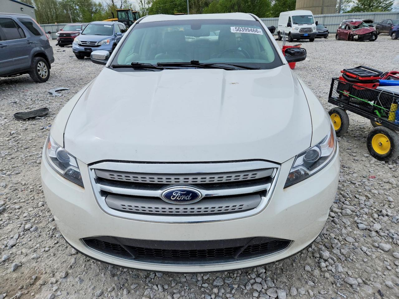 2011 Ford Taurus Limited Beige vin: 1FAHP2FW6BG110752