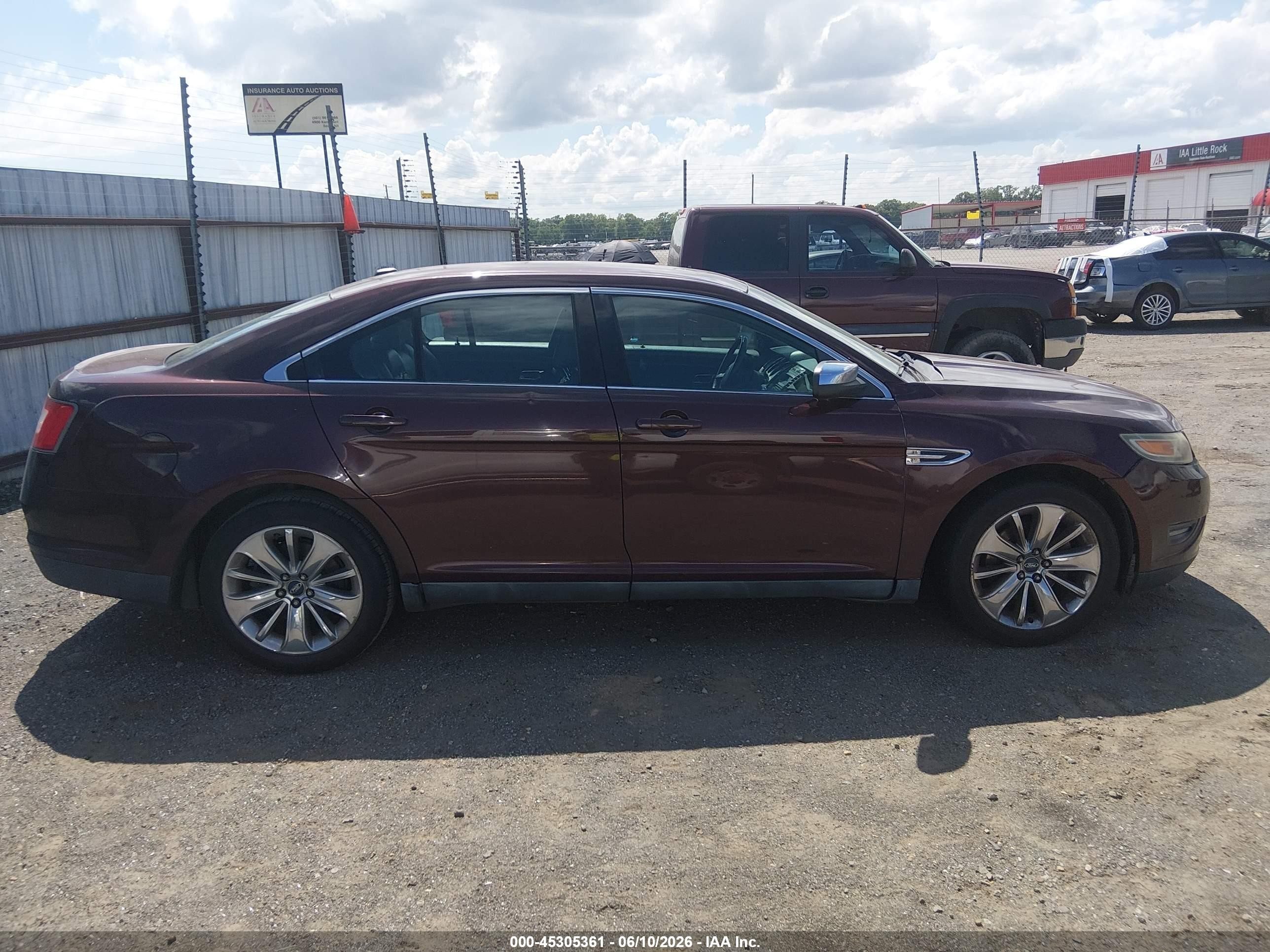 2012 Ford Taurus Limited Burgundy vin: 1FAHP2FW6CG101860