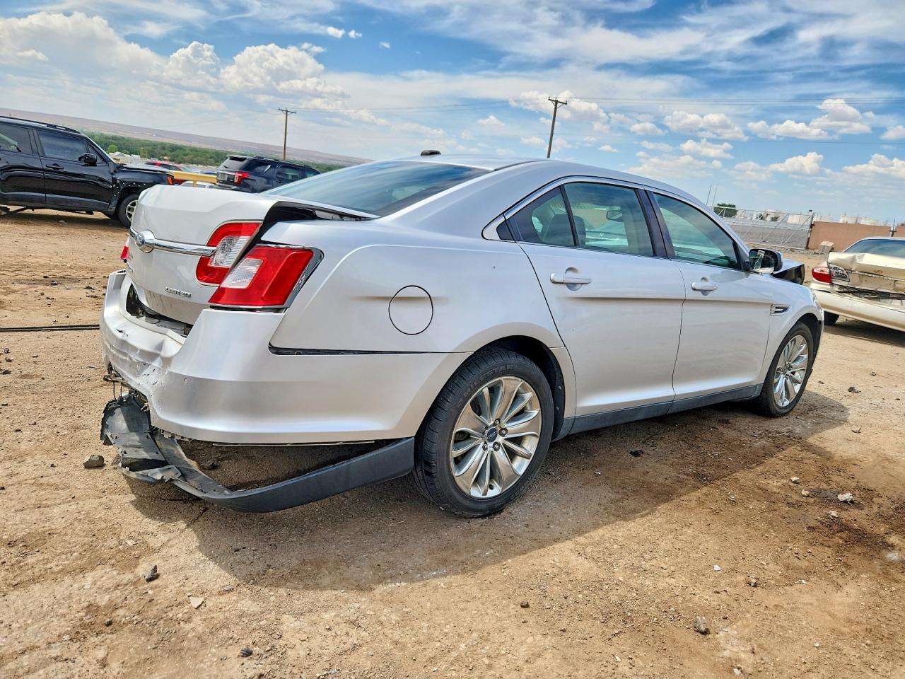2010 Ford Taurus Limited Silver vin: 1FAHP2FW7AG134640