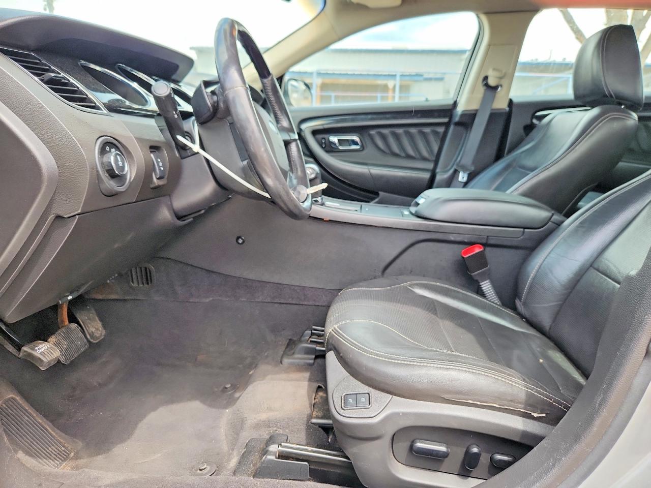 2010 Ford Taurus Limited Silver vin: 1FAHP2FW7AG134640